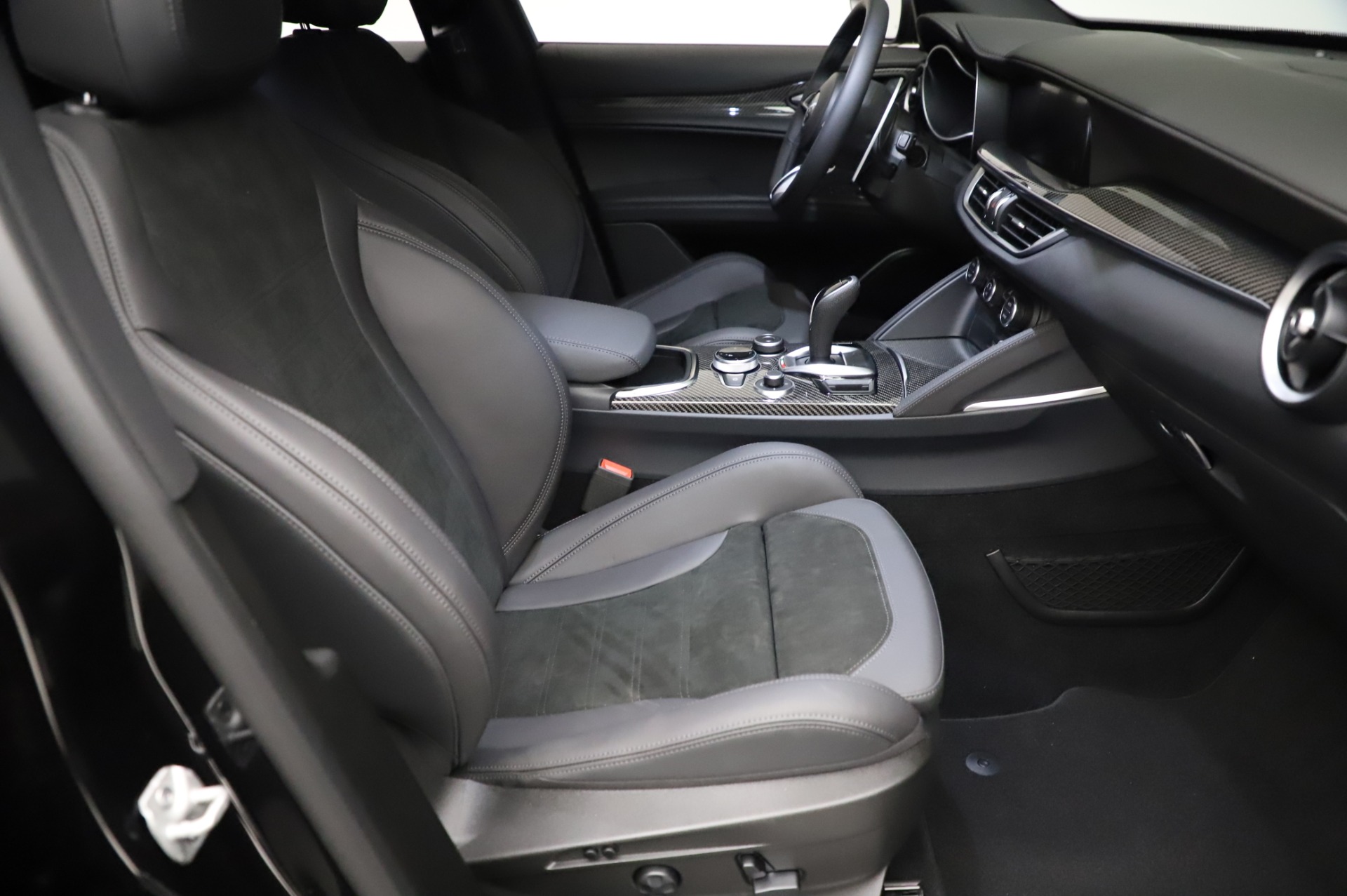 New-2021-Alfa-Romeo-Stelvio-Quadrifoglio