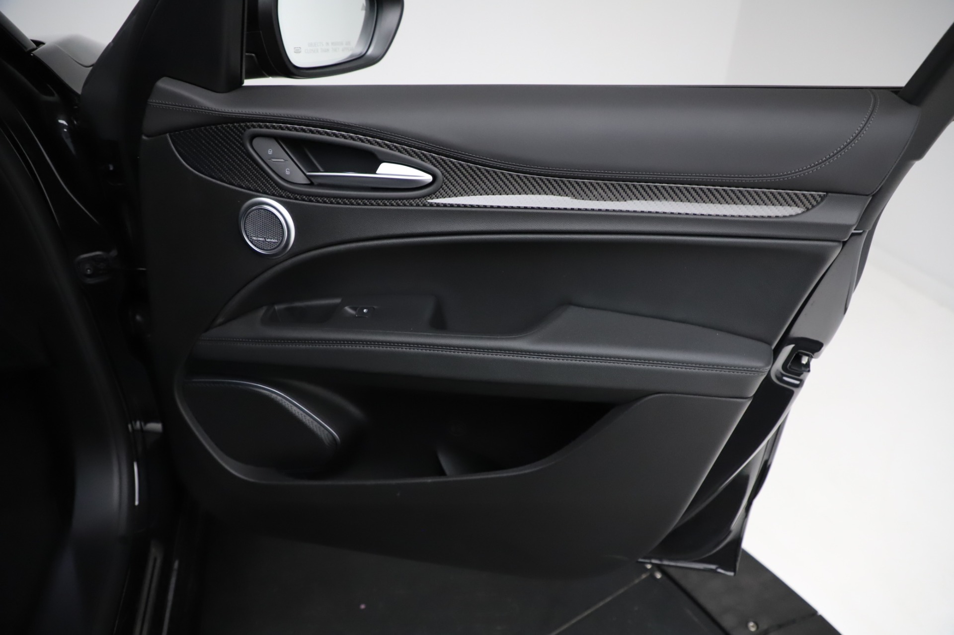 New-2021-Alfa-Romeo-Stelvio-Quadrifoglio