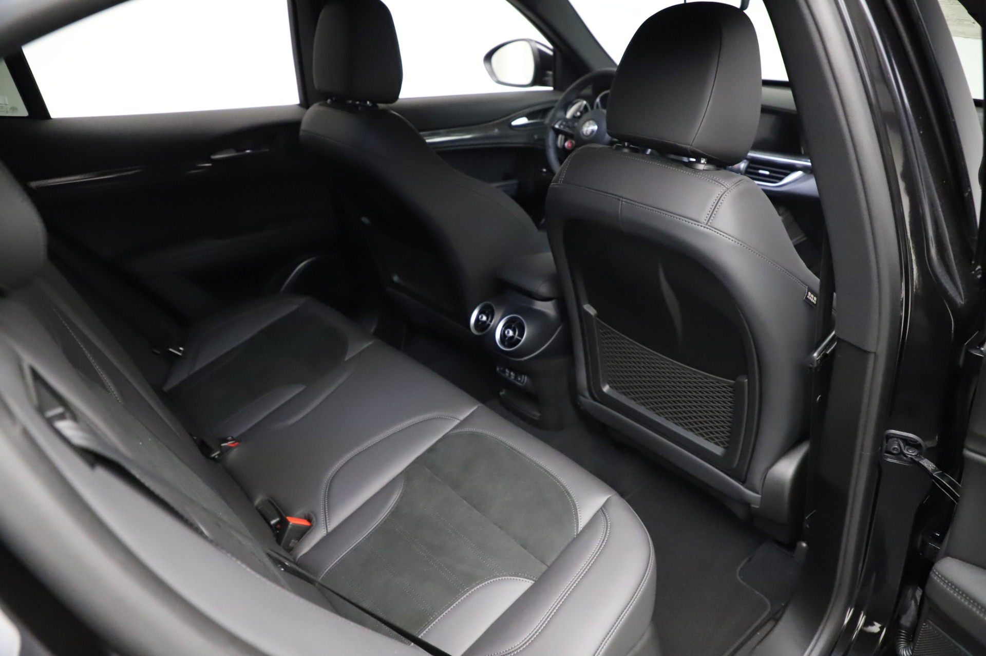 New-2021-Alfa-Romeo-Stelvio-Quadrifoglio