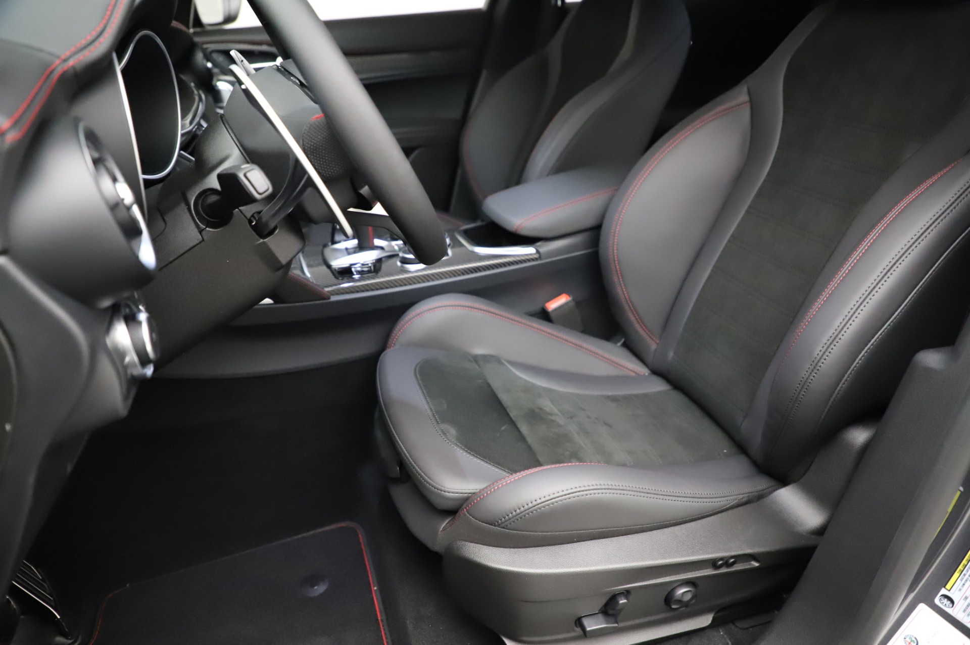 New-2021-Alfa-Romeo-Stelvio-Quadrifoglio