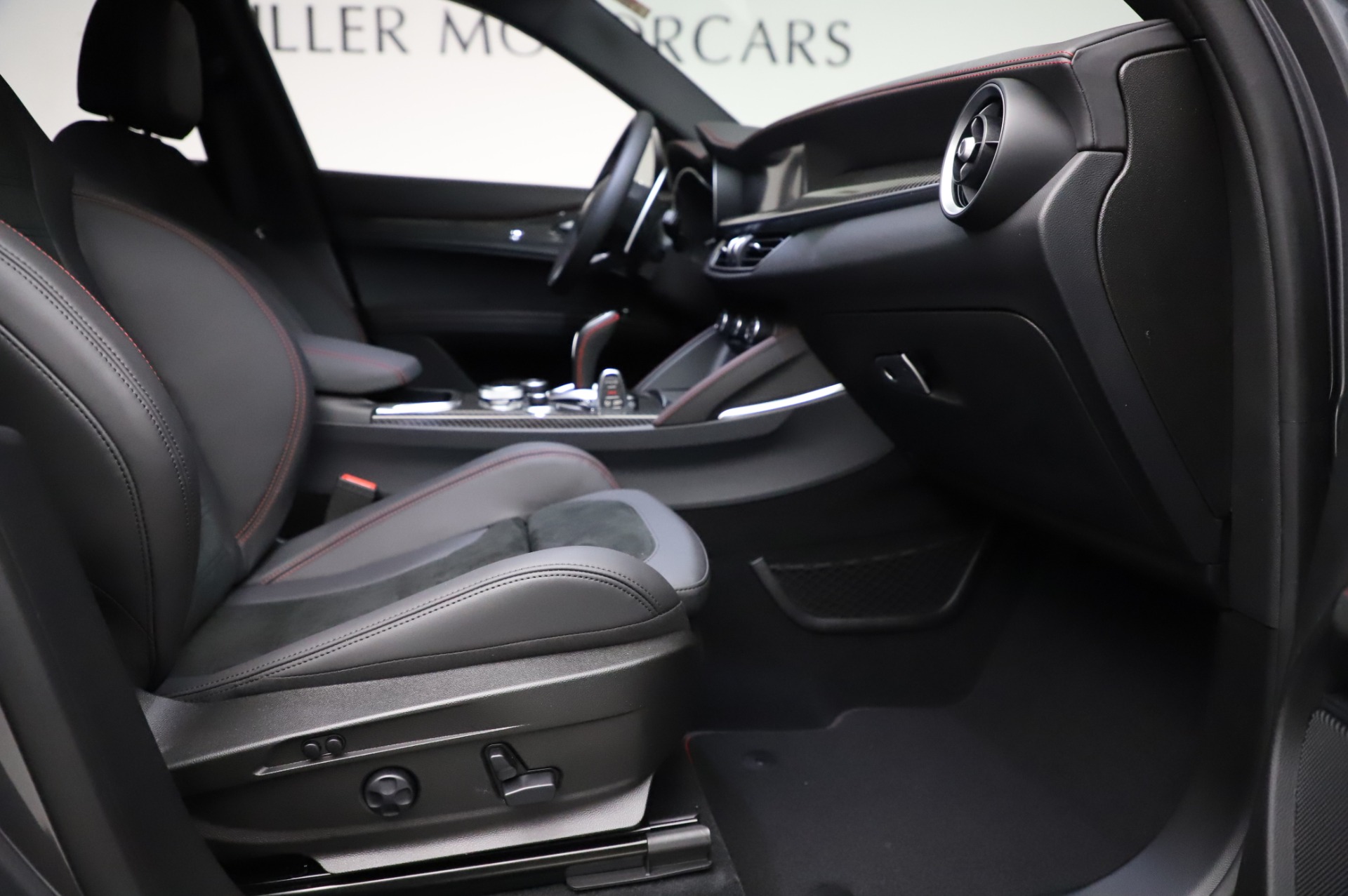 New-2021-Alfa-Romeo-Stelvio-Quadrifoglio