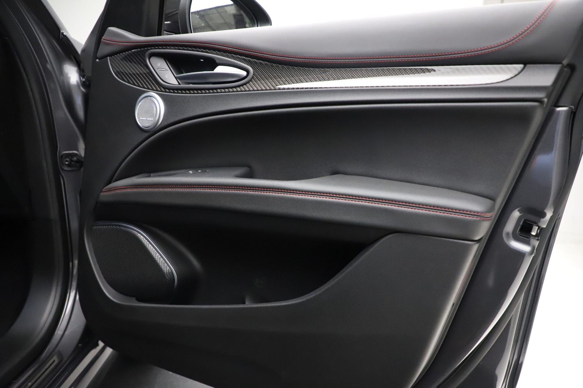 New-2021-Alfa-Romeo-Stelvio-Quadrifoglio