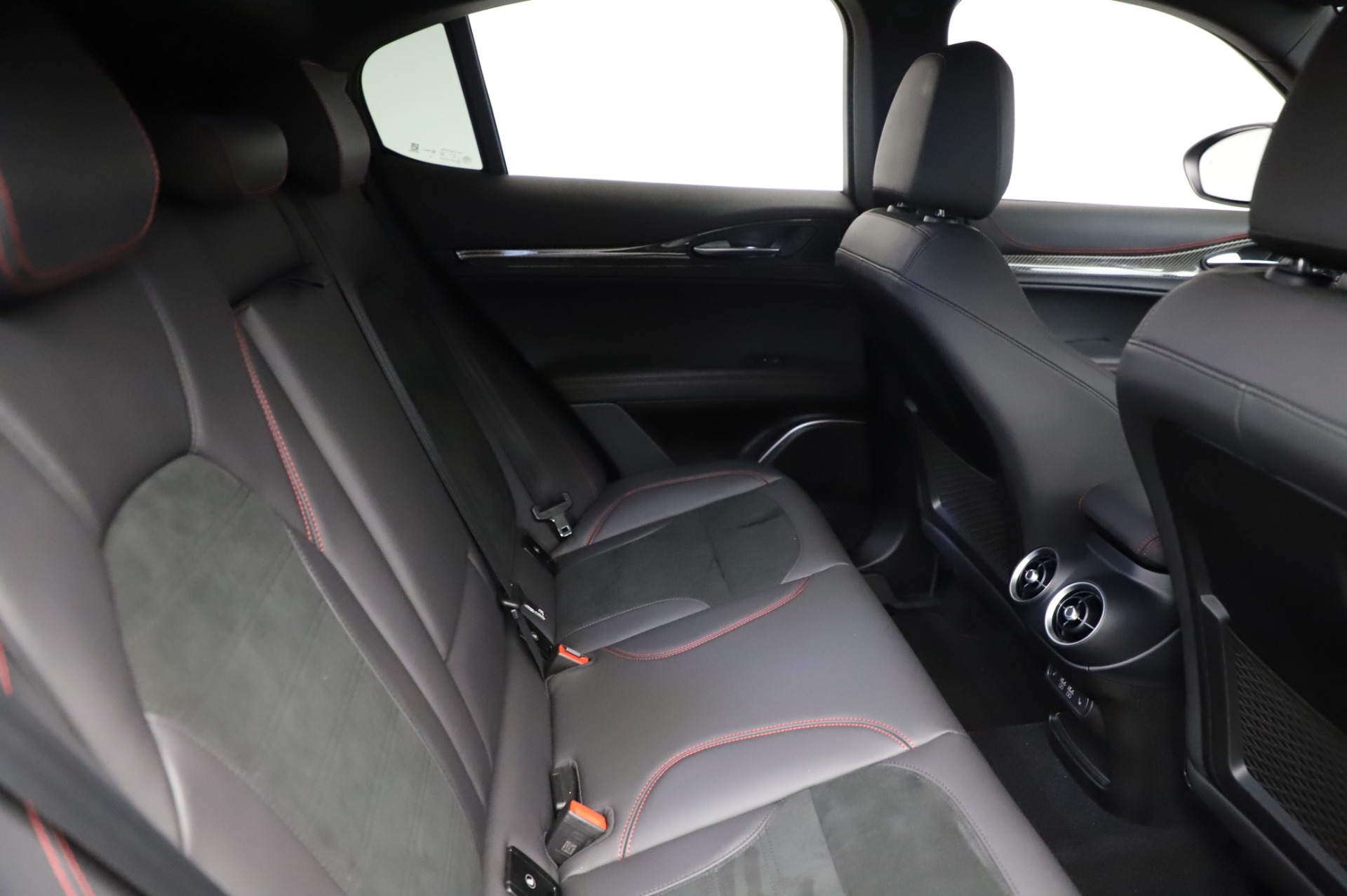 New-2021-Alfa-Romeo-Stelvio-Quadrifoglio