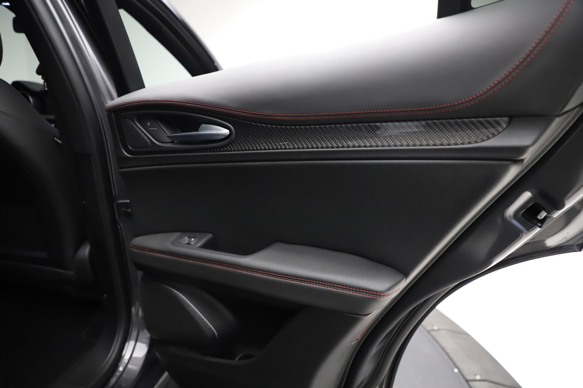 New-2021-Alfa-Romeo-Stelvio-Quadrifoglio