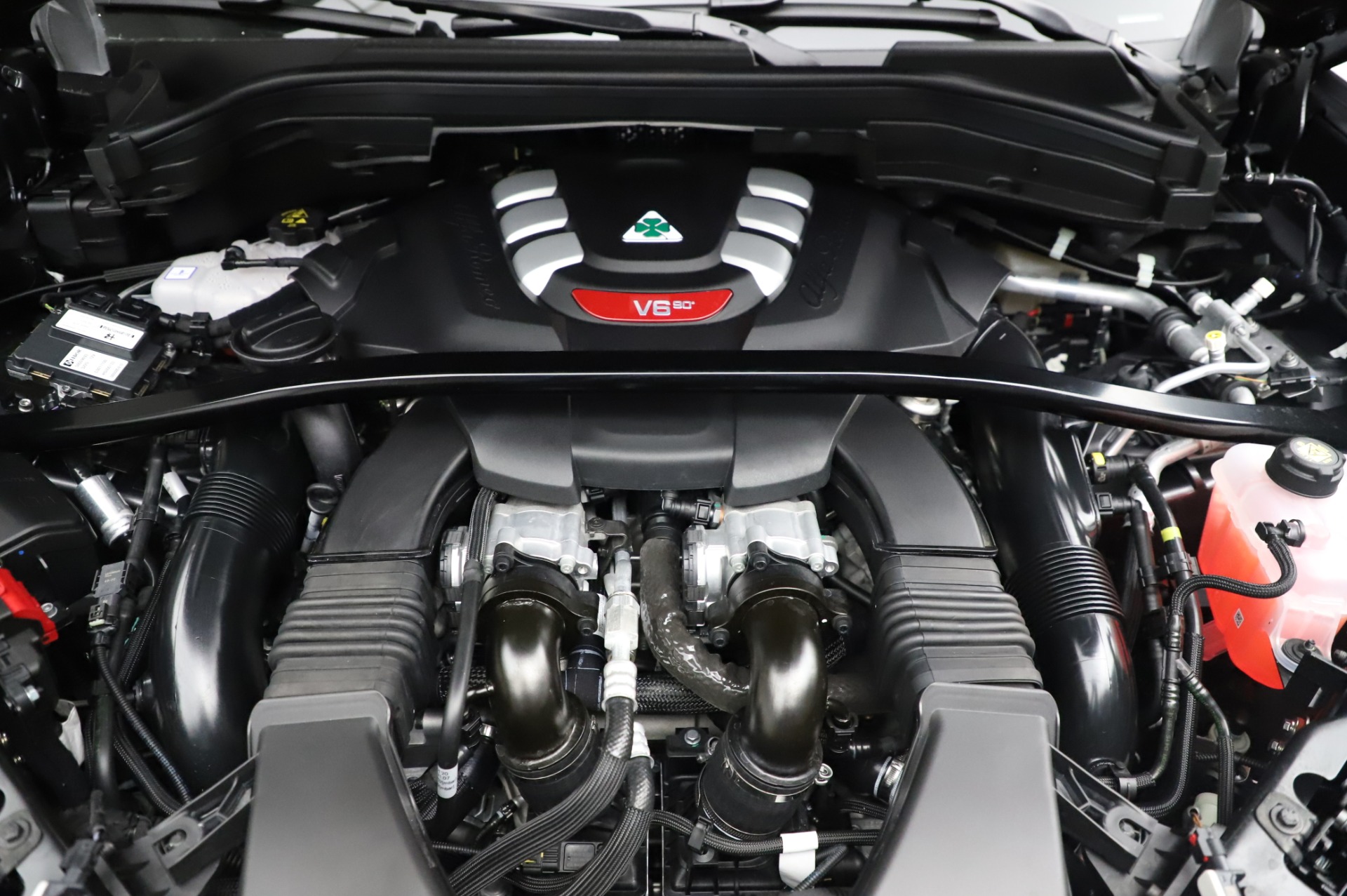 New-2021-Alfa-Romeo-Stelvio-Quadrifoglio