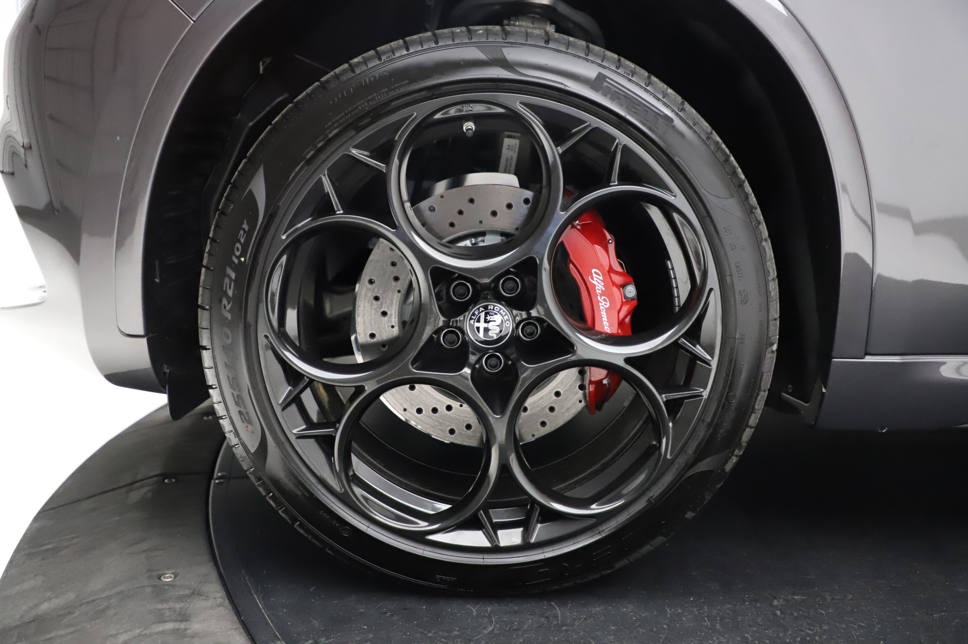 New-2021-Alfa-Romeo-Stelvio-Quadrifoglio