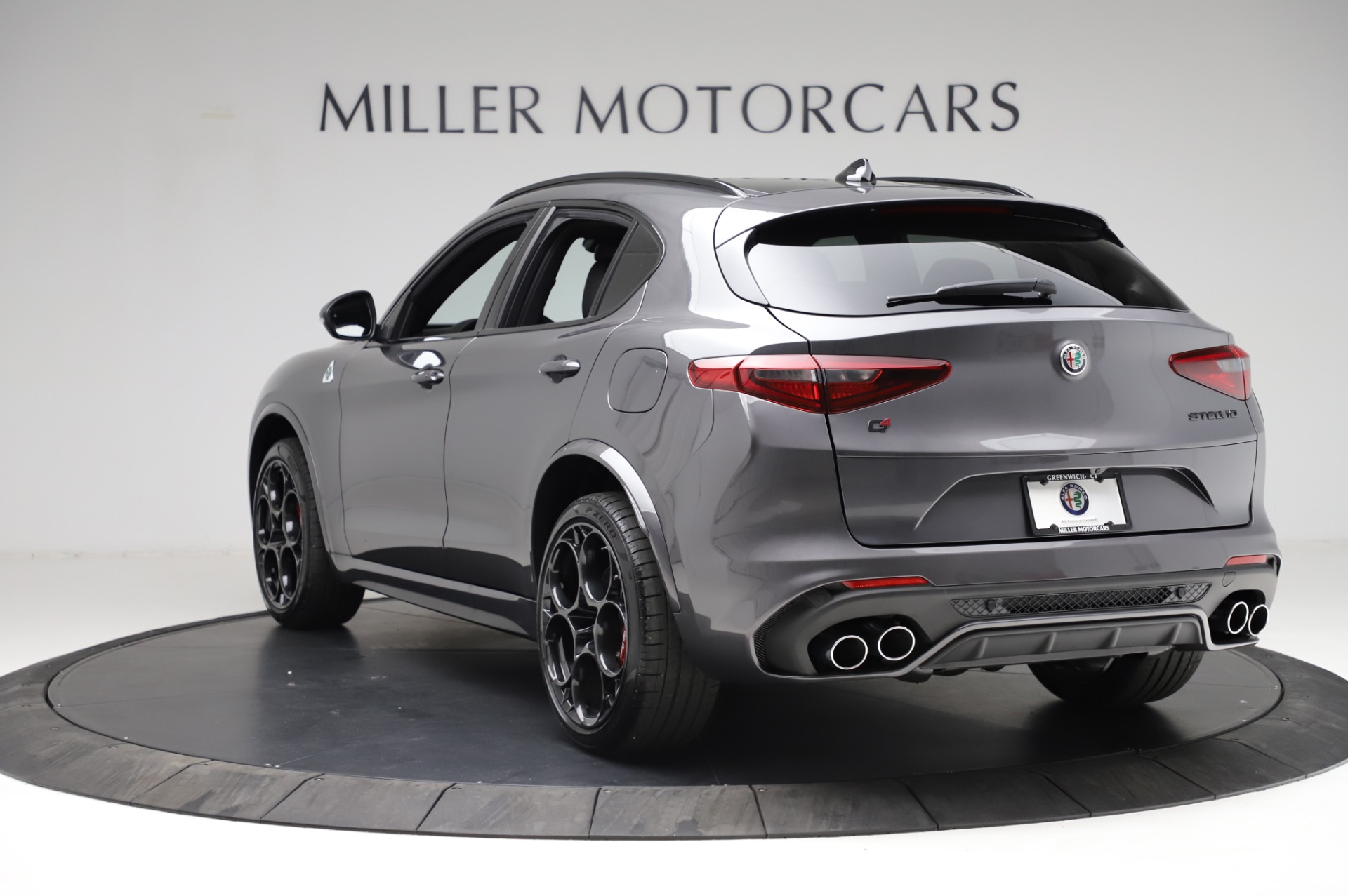 New-2021-Alfa-Romeo-Stelvio-Quadrifoglio