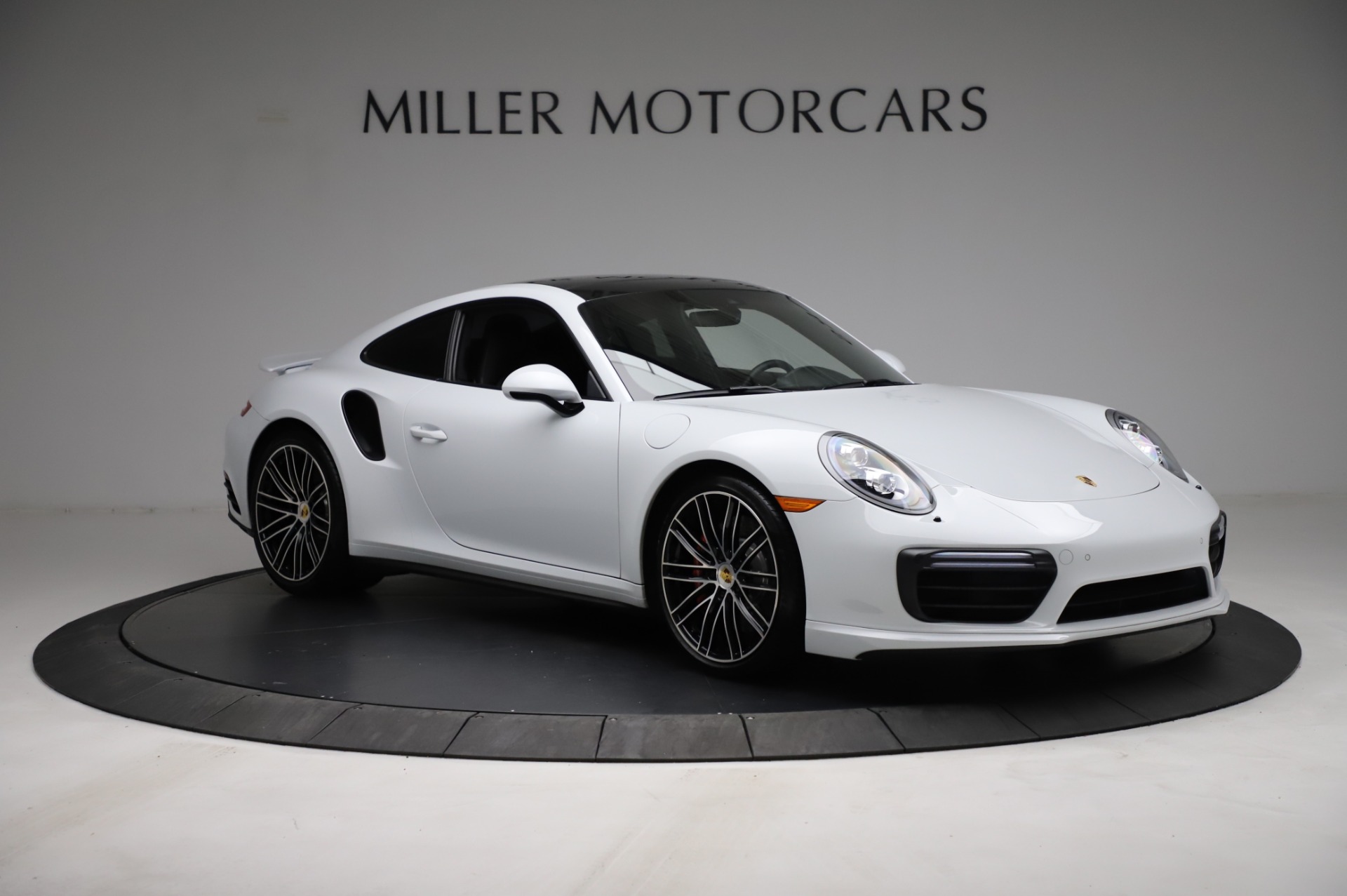 Used-2018-Porsche-911-Turbo