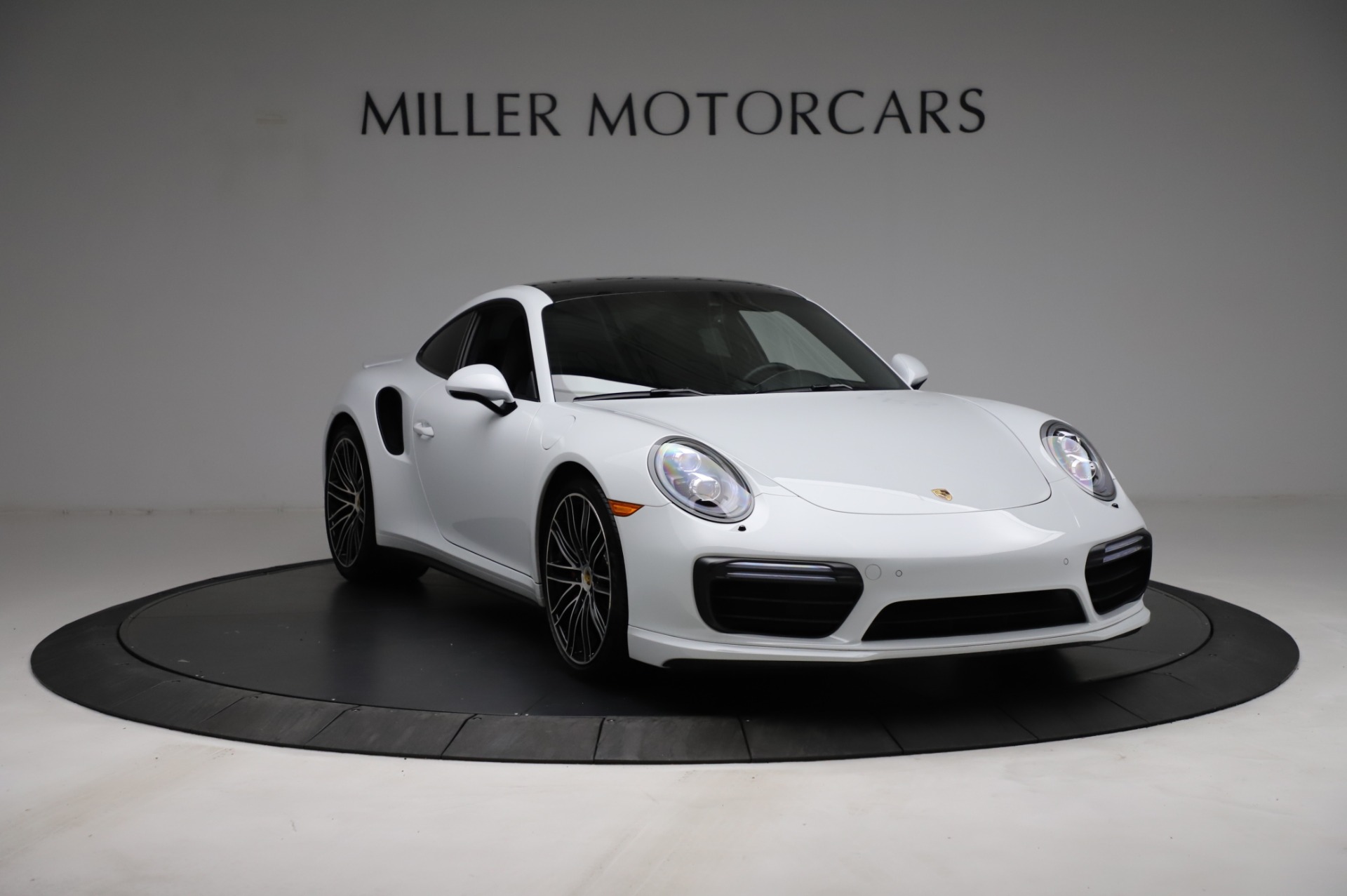 Used-2018-Porsche-911-Turbo