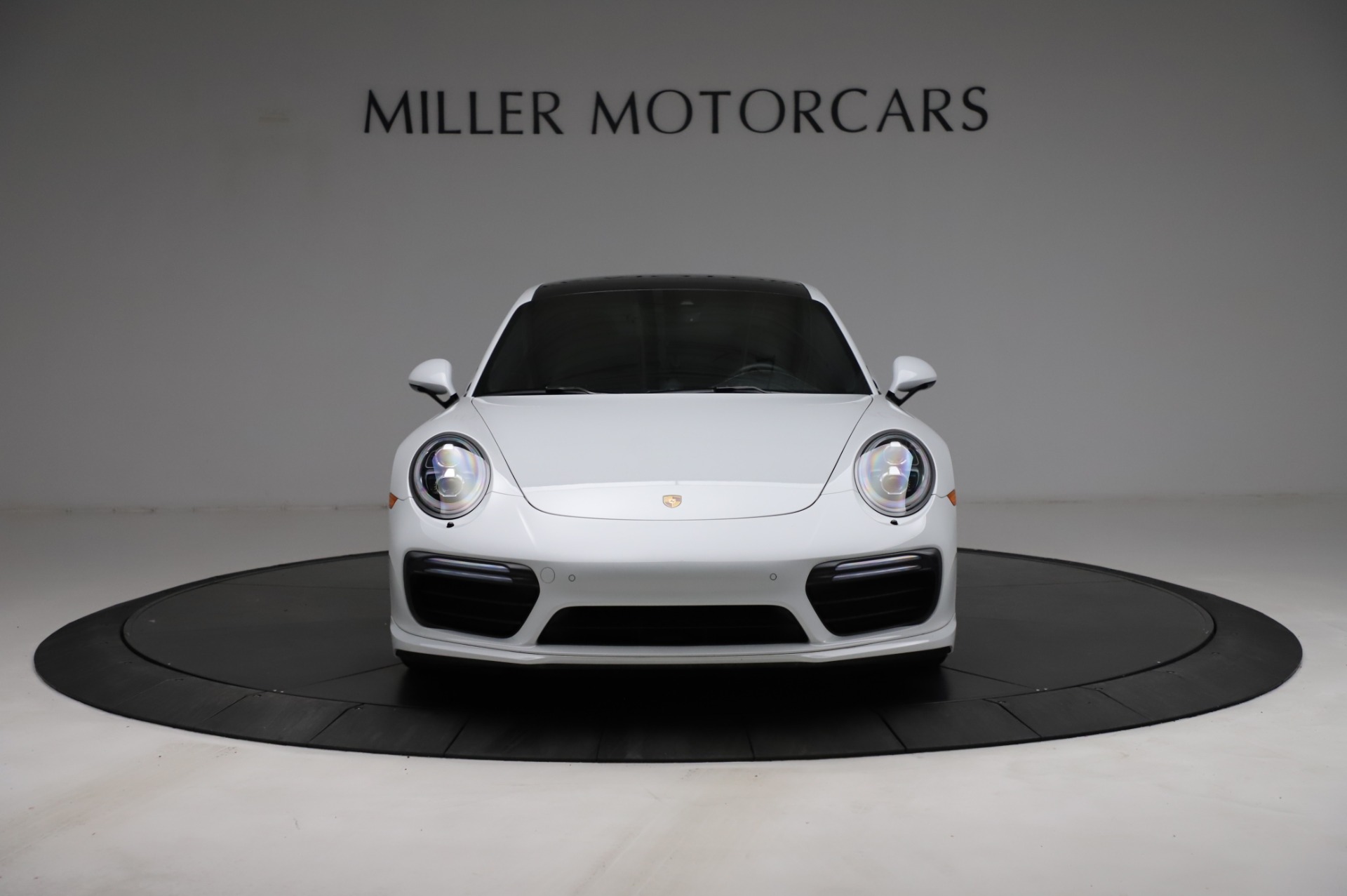 Used-2018-Porsche-911-Turbo