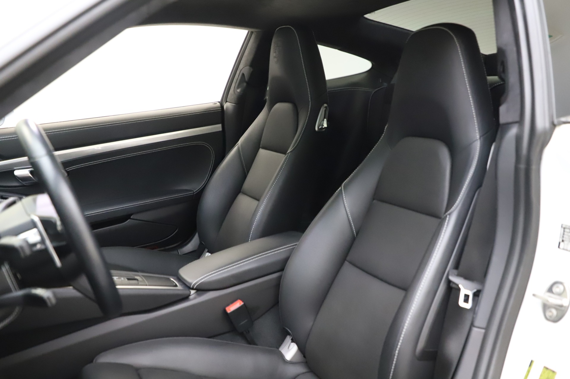 Used-2018-Porsche-911-Turbo