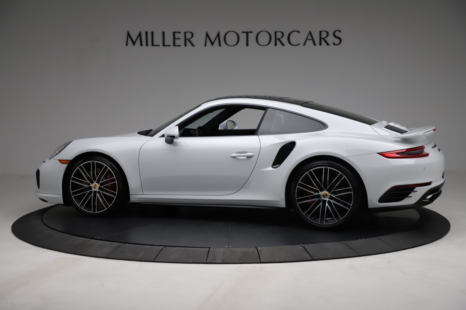 Used-2018-Porsche-911-Turbo