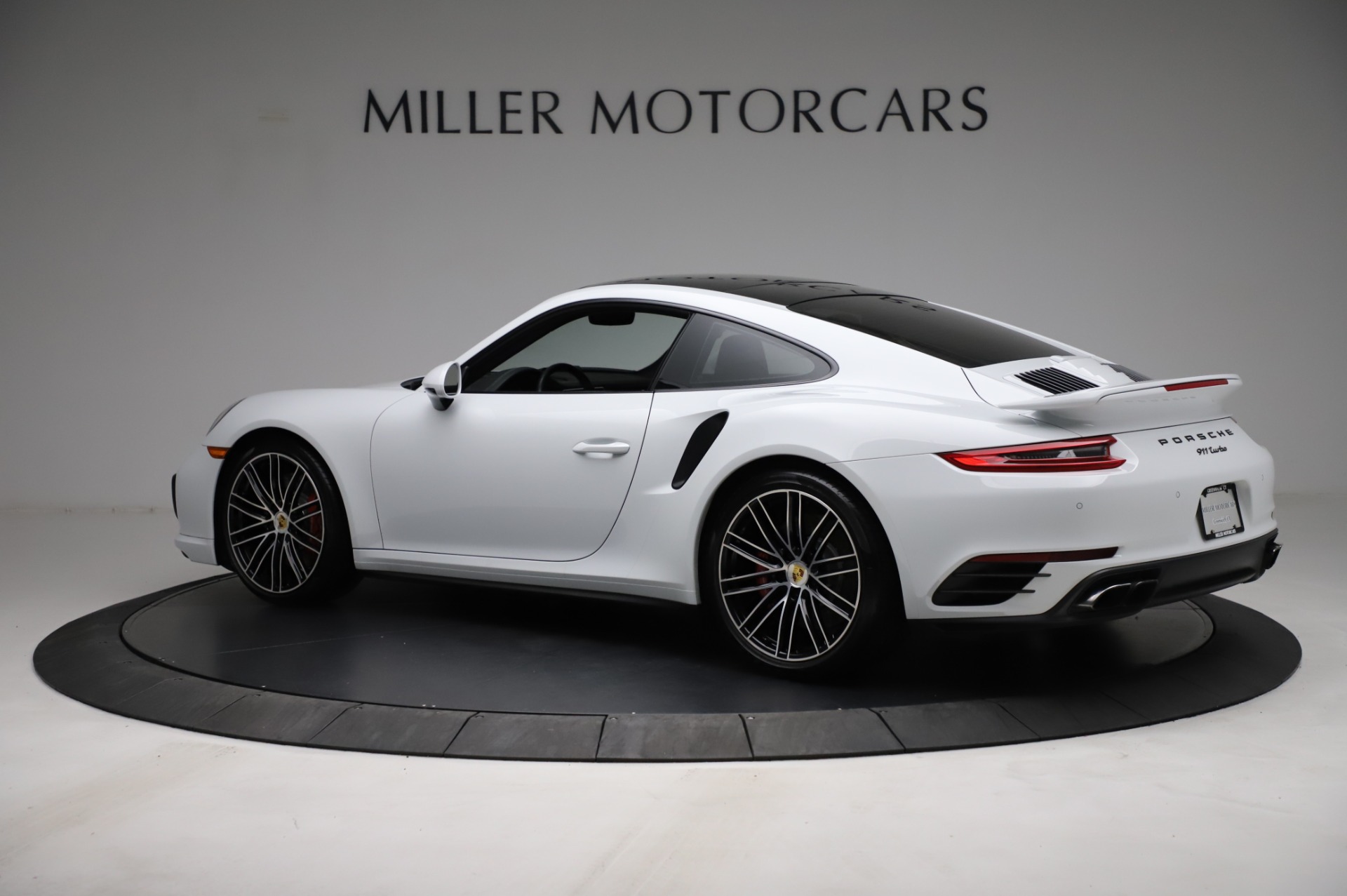 Used-2018-Porsche-911-Turbo
