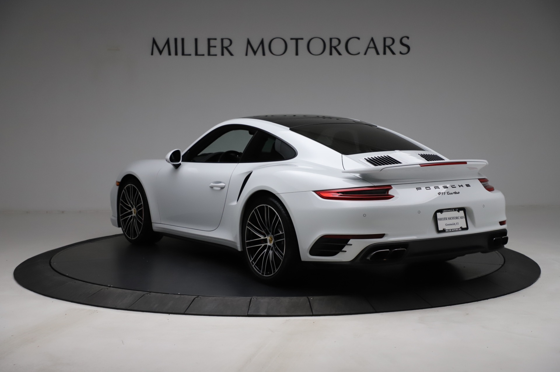 Used-2018-Porsche-911-Turbo