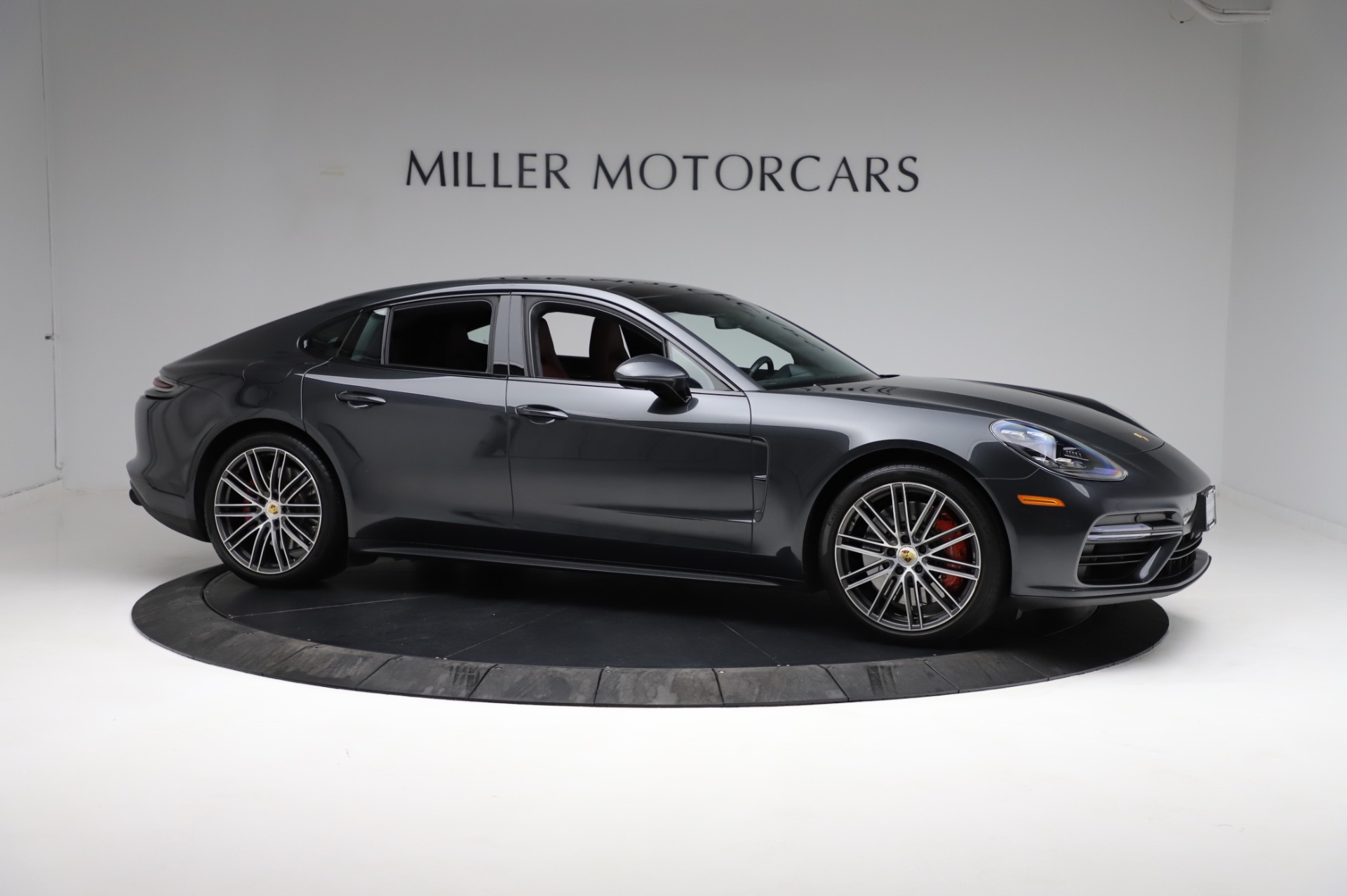 Used-2018-Porsche-Panamera-Turbo