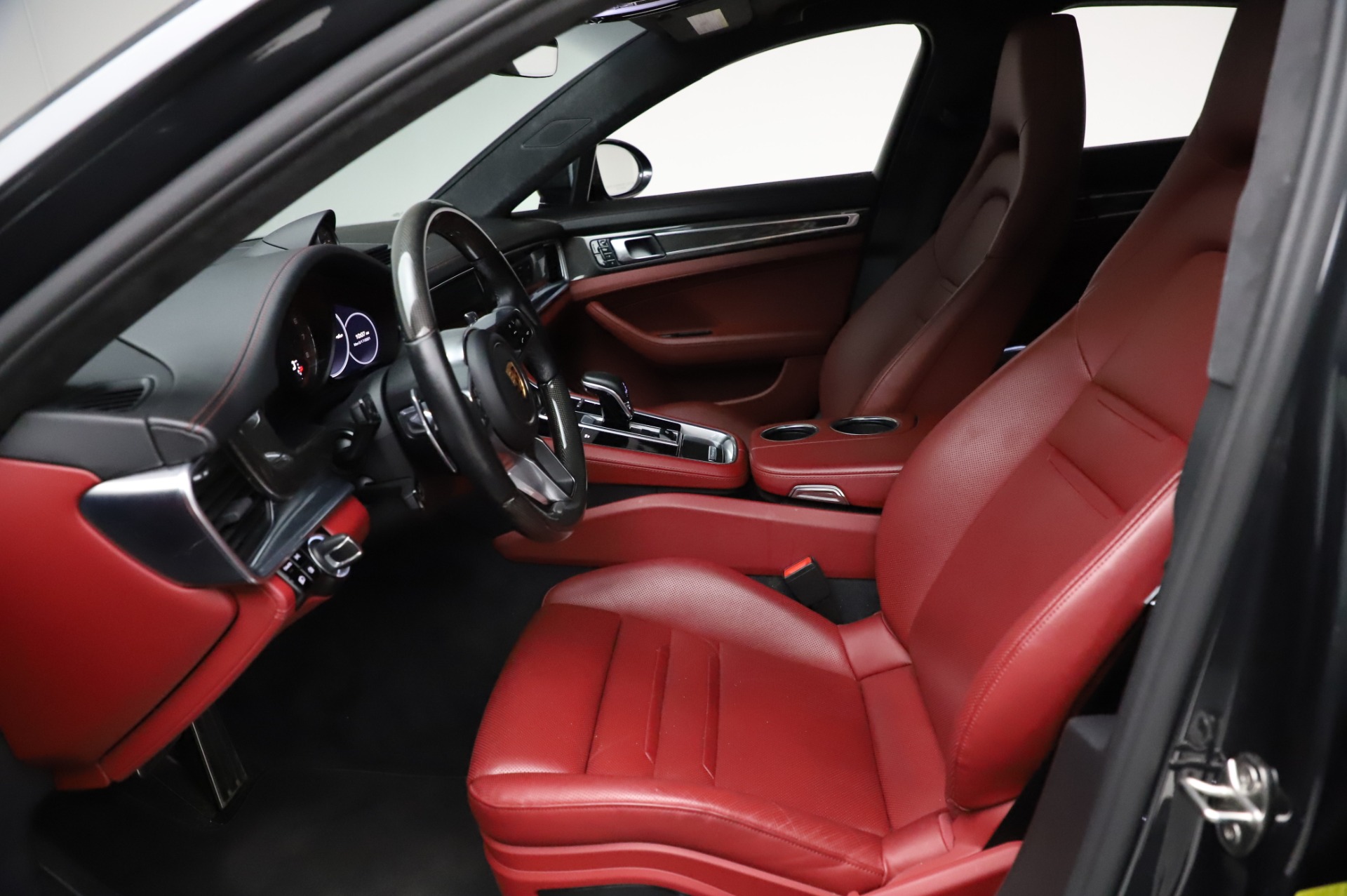 Used-2018-Porsche-Panamera-Turbo