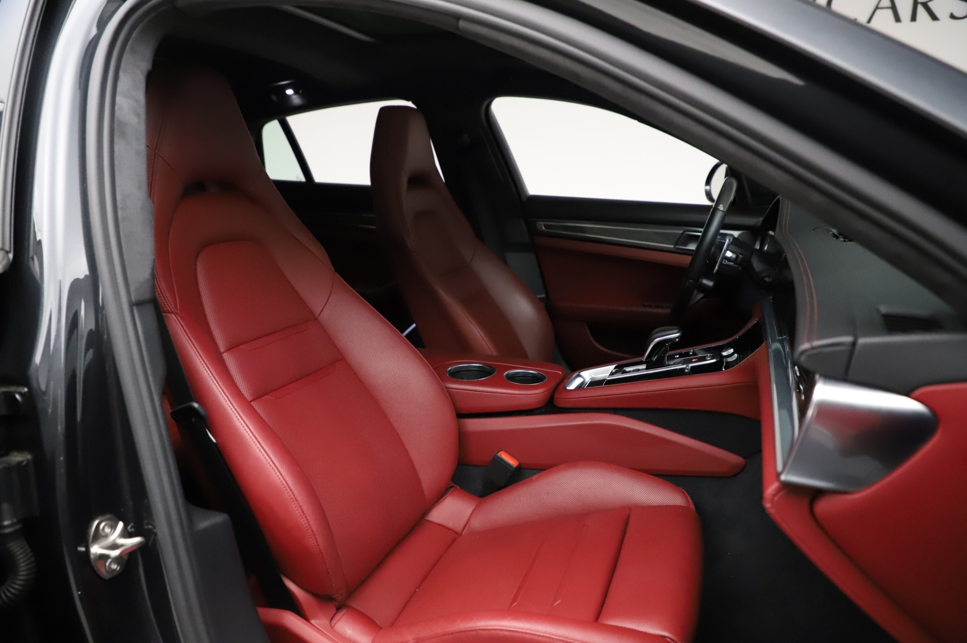 Used-2018-Porsche-Panamera-Turbo