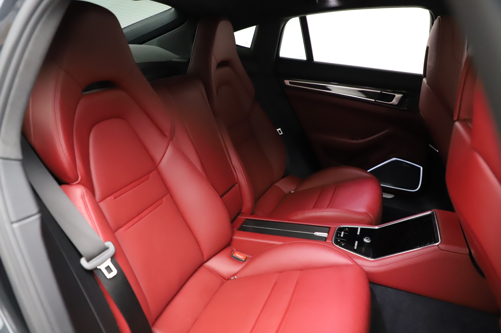 Used-2018-Porsche-Panamera-Turbo