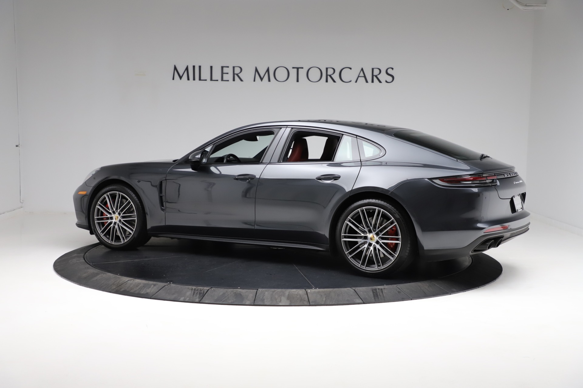 Used-2018-Porsche-Panamera-Turbo