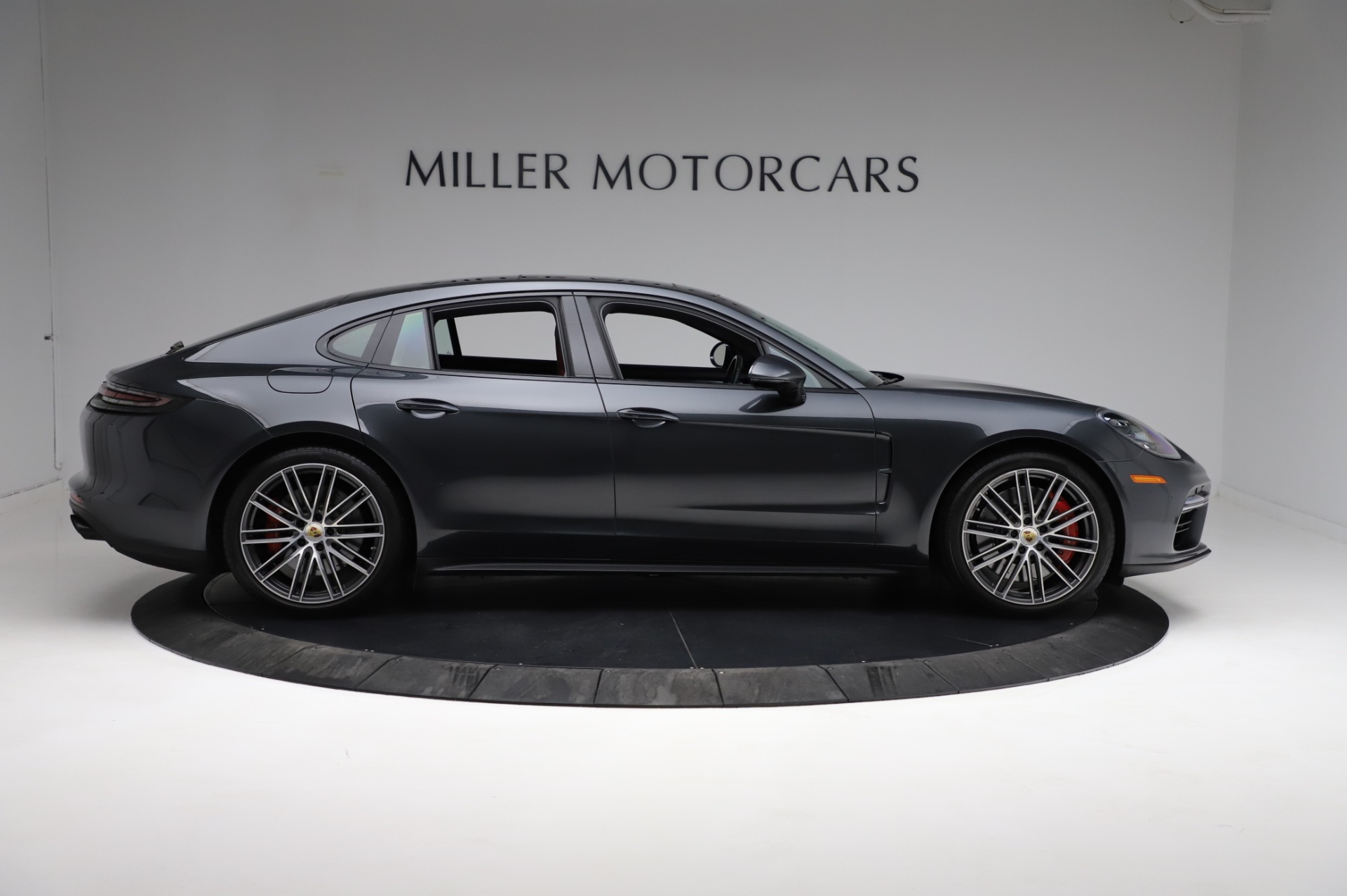 Used-2018-Porsche-Panamera-Turbo