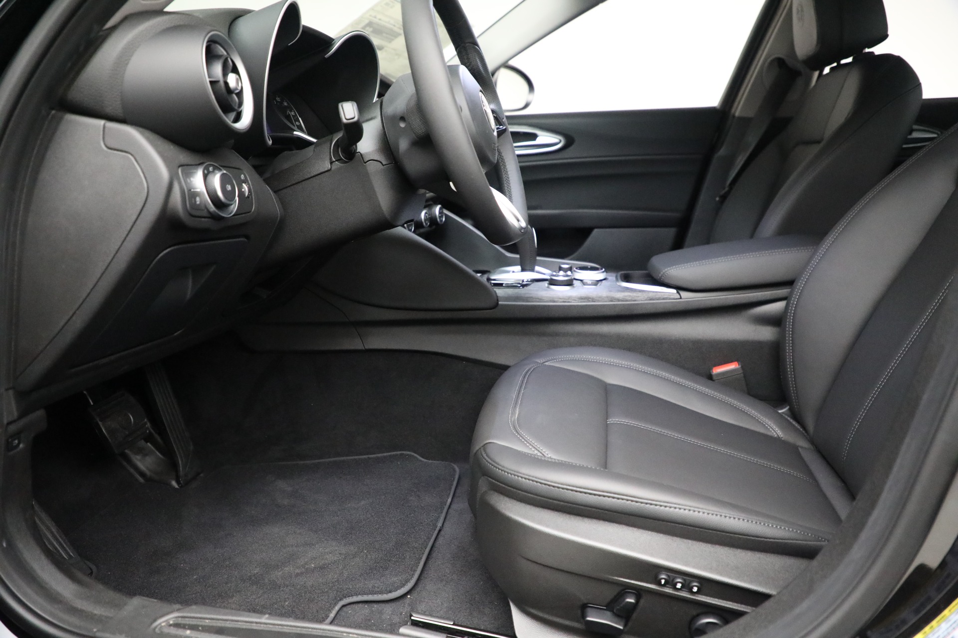 New-2021-Alfa-Romeo-Giulia-Q4