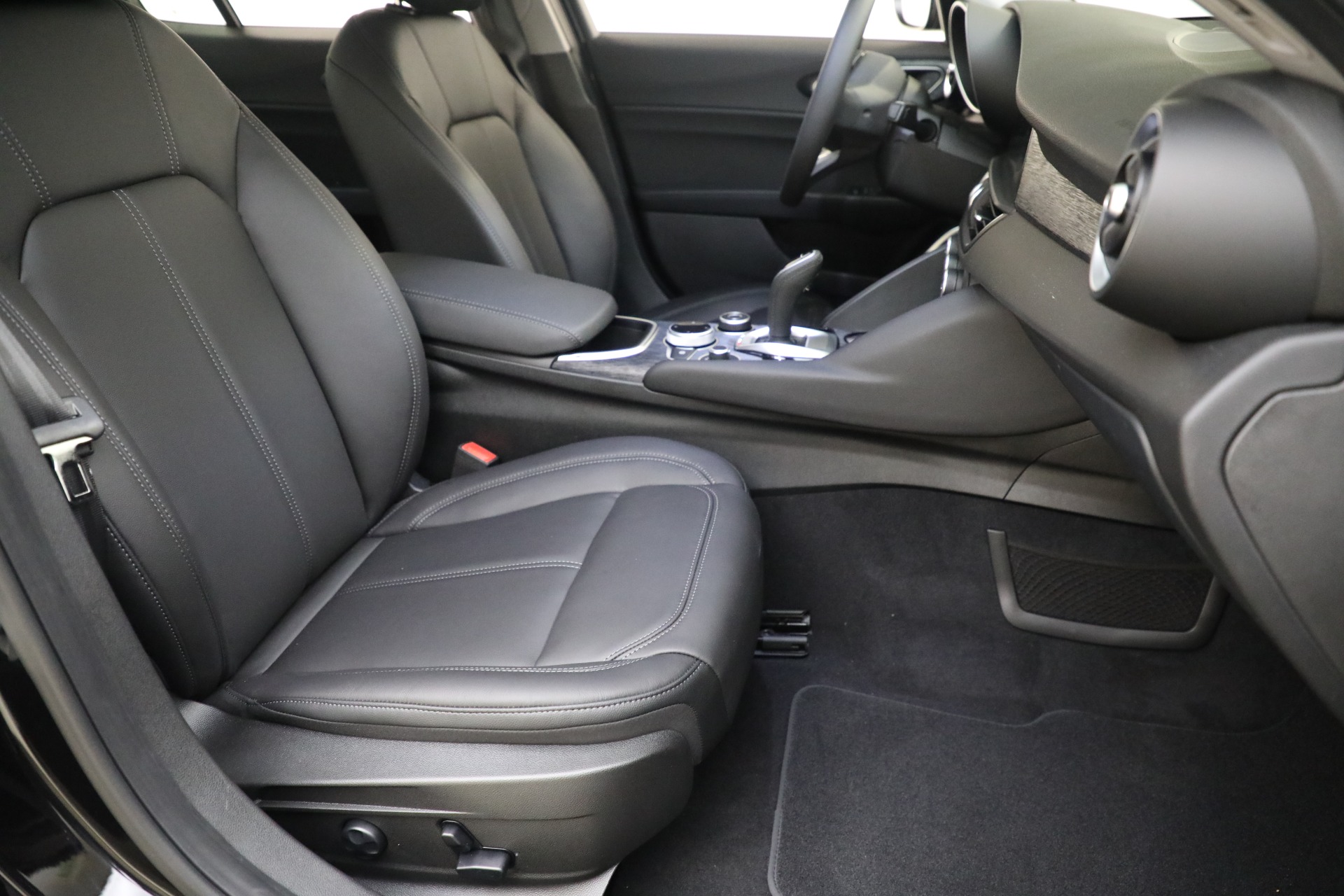 New-2021-Alfa-Romeo-Giulia-Q4