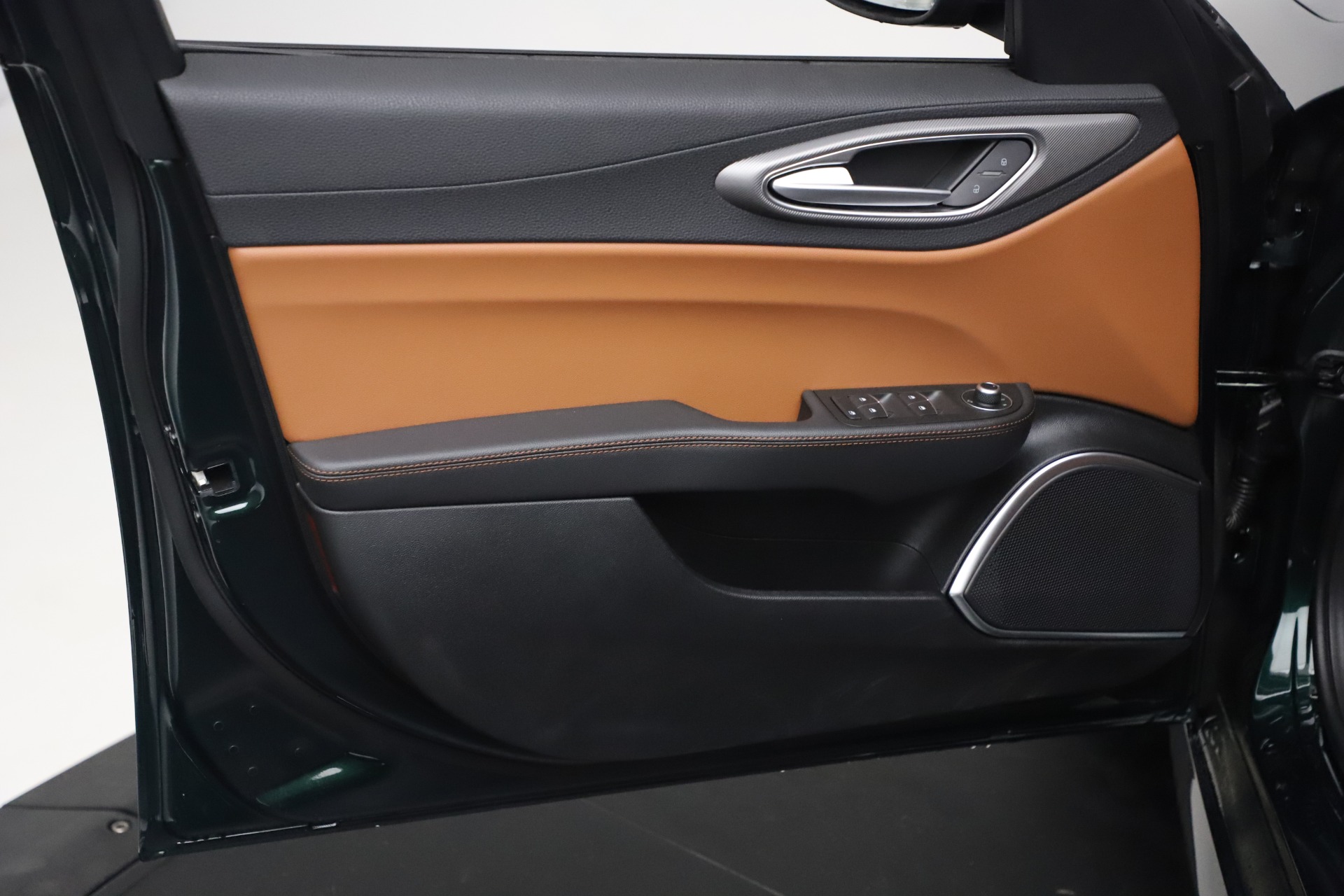 New-2021-Alfa-Romeo-Giulia-Ti-Sport-Q4