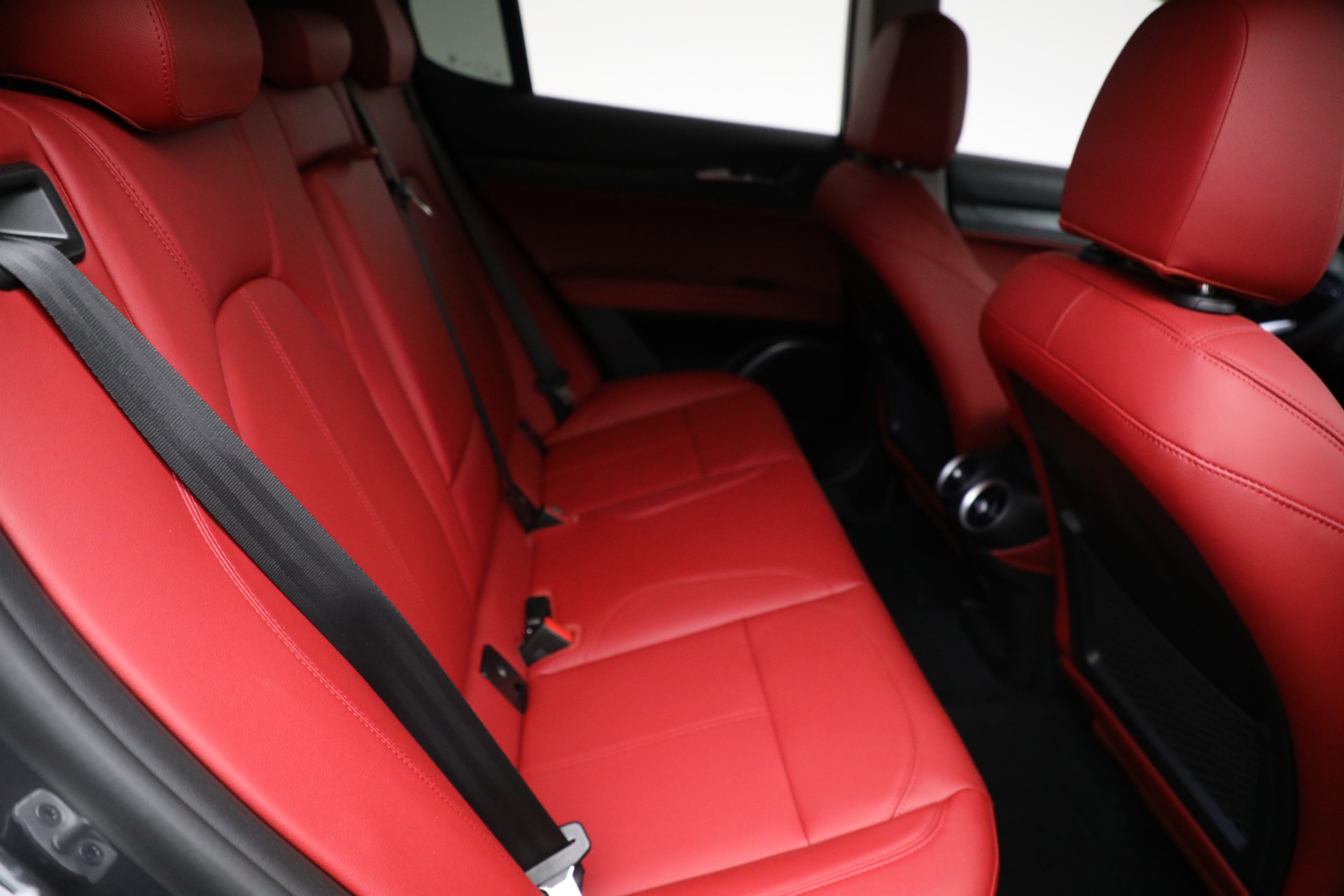 New-2021-Alfa-Romeo-Stelvio-Q4