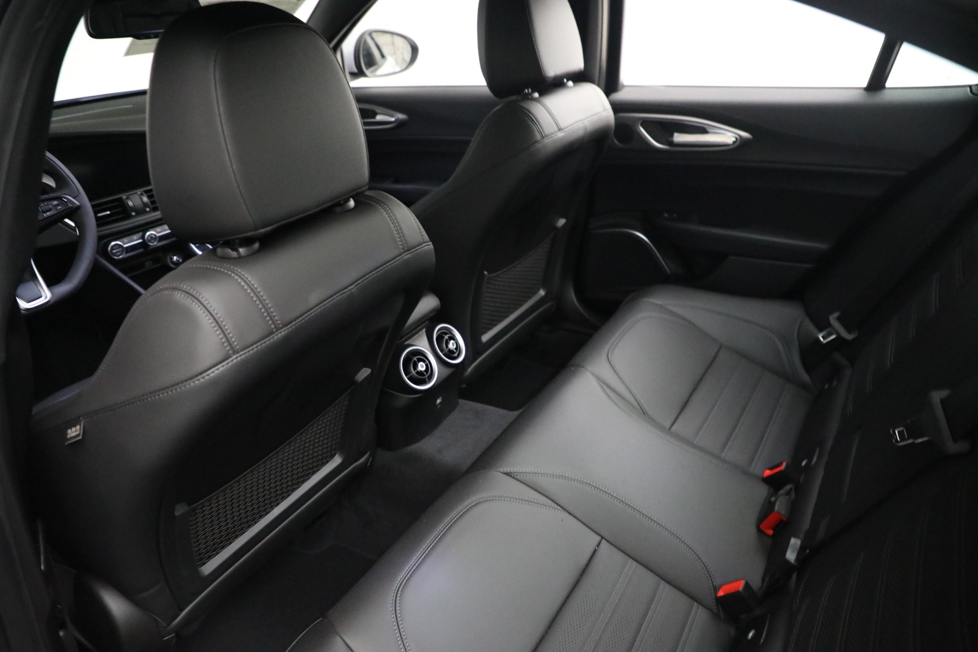 New-2021-Alfa-Romeo-Giulia-Ti-Sport-Q4