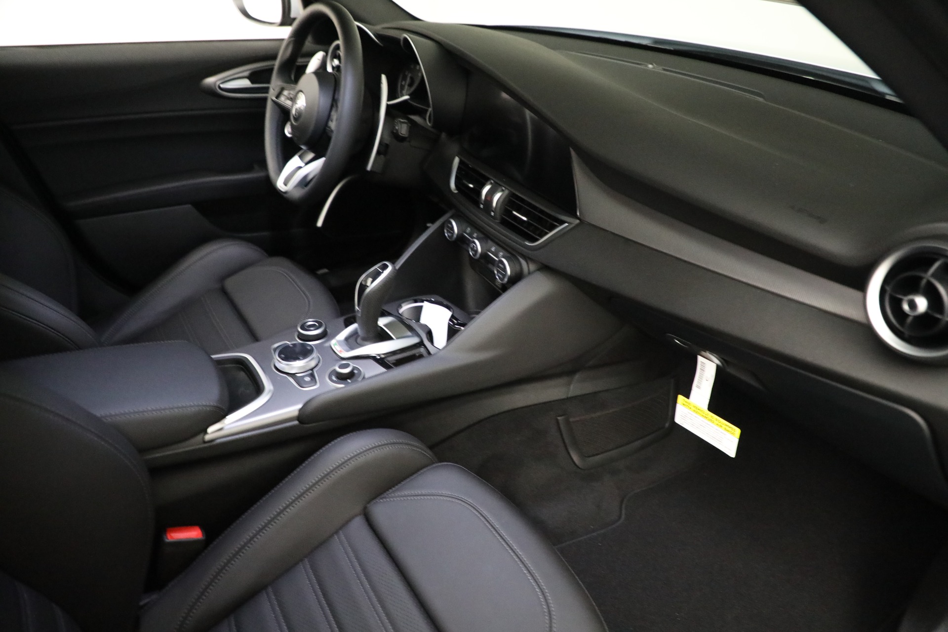 New-2021-Alfa-Romeo-Giulia-Ti-Sport-Q4