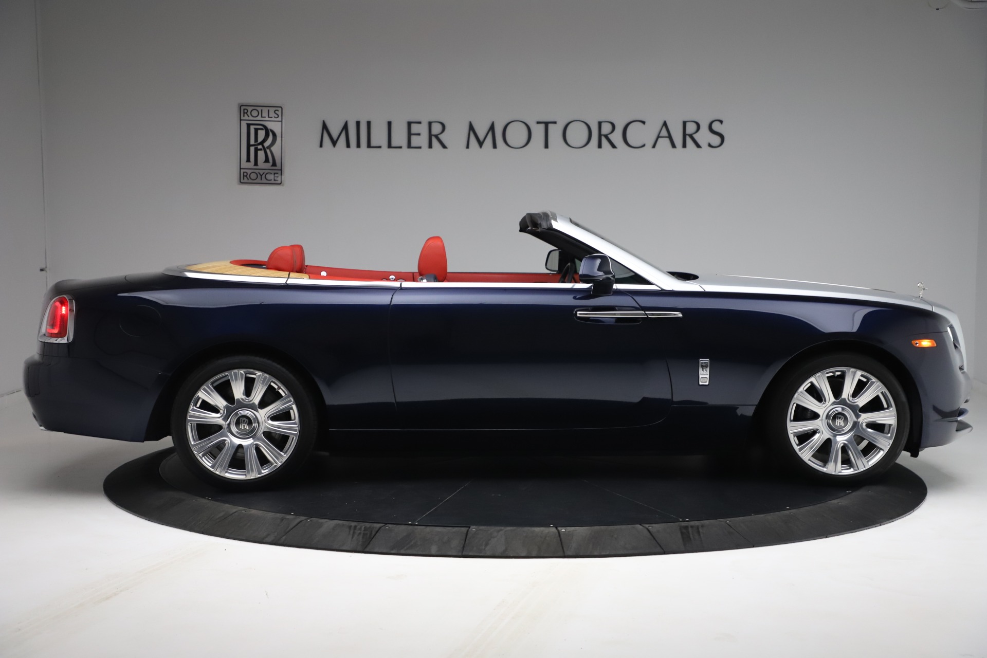 Used-2016-Rolls-Royce-Dawn