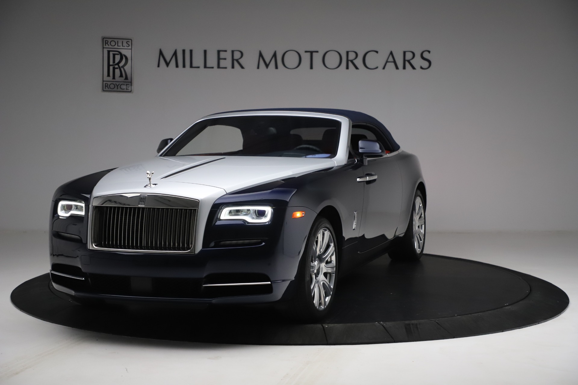 Used-2016-Rolls-Royce-Dawn
