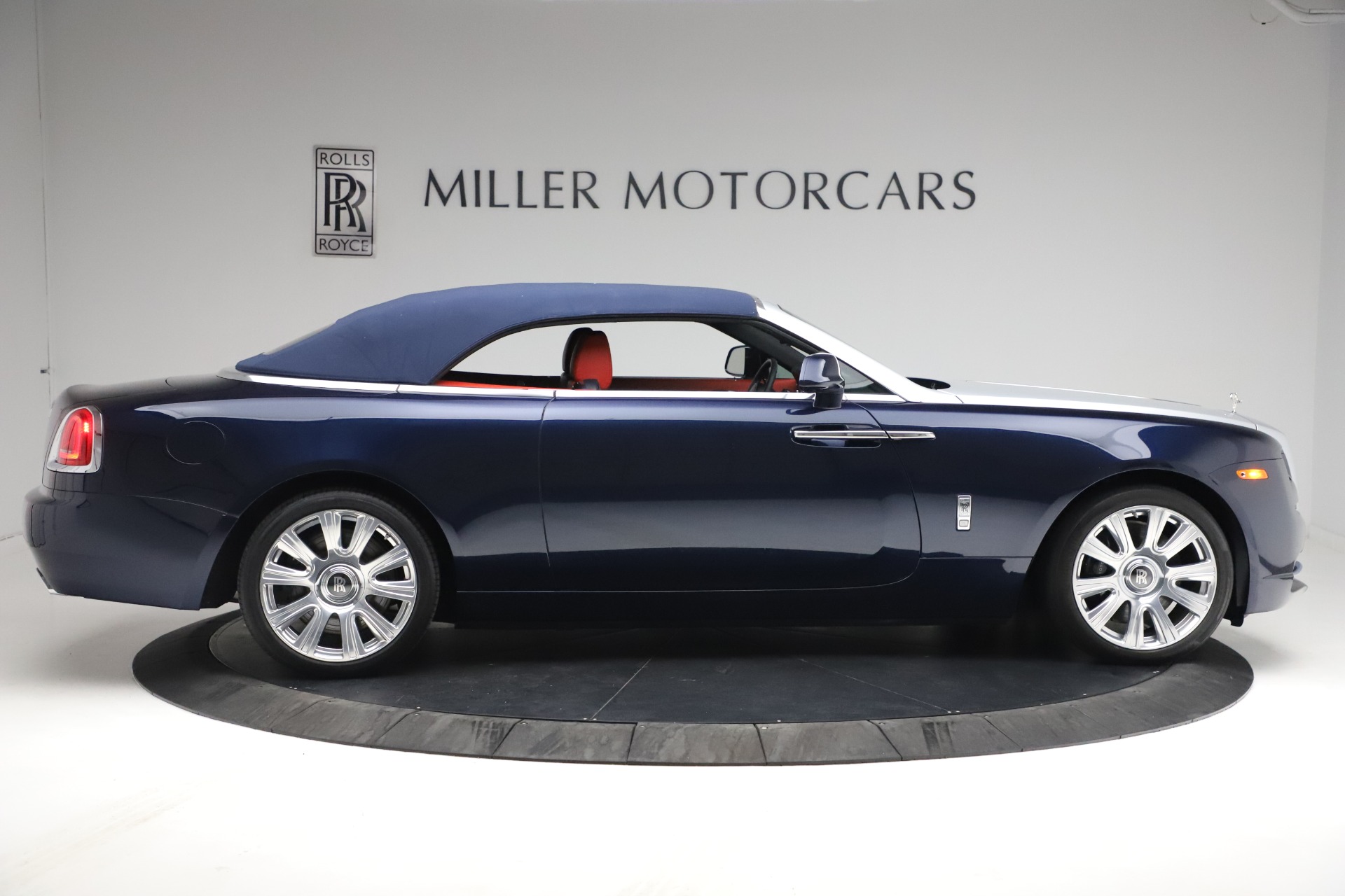 Used-2016-Rolls-Royce-Dawn