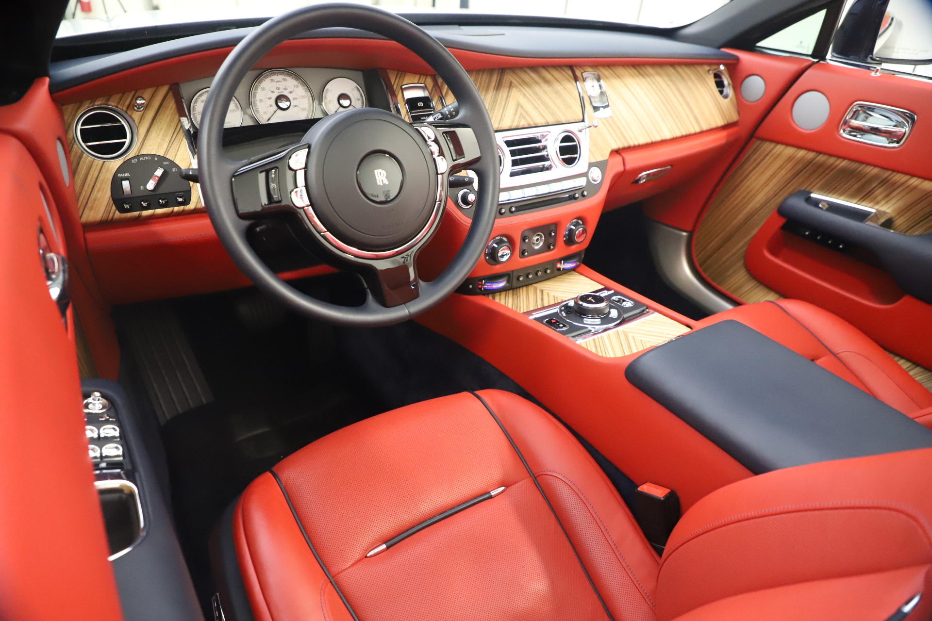 Used-2016-Rolls-Royce-Dawn