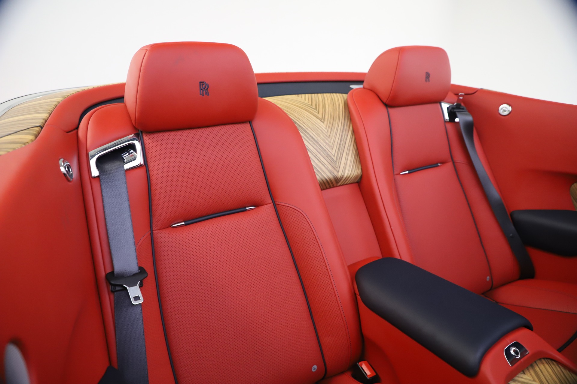 Used-2016-Rolls-Royce-Dawn