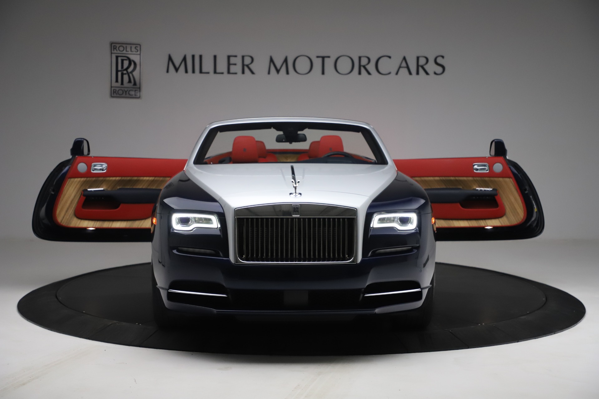 Used-2016-Rolls-Royce-Dawn