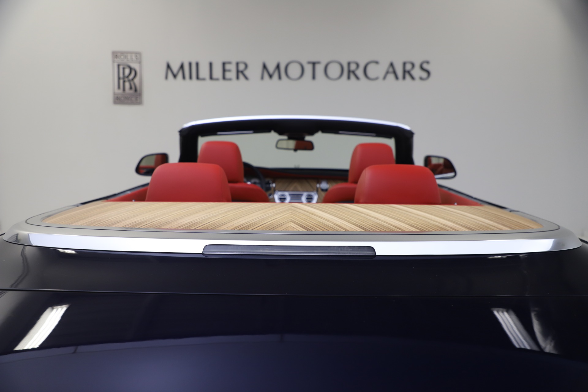 Used-2016-Rolls-Royce-Dawn