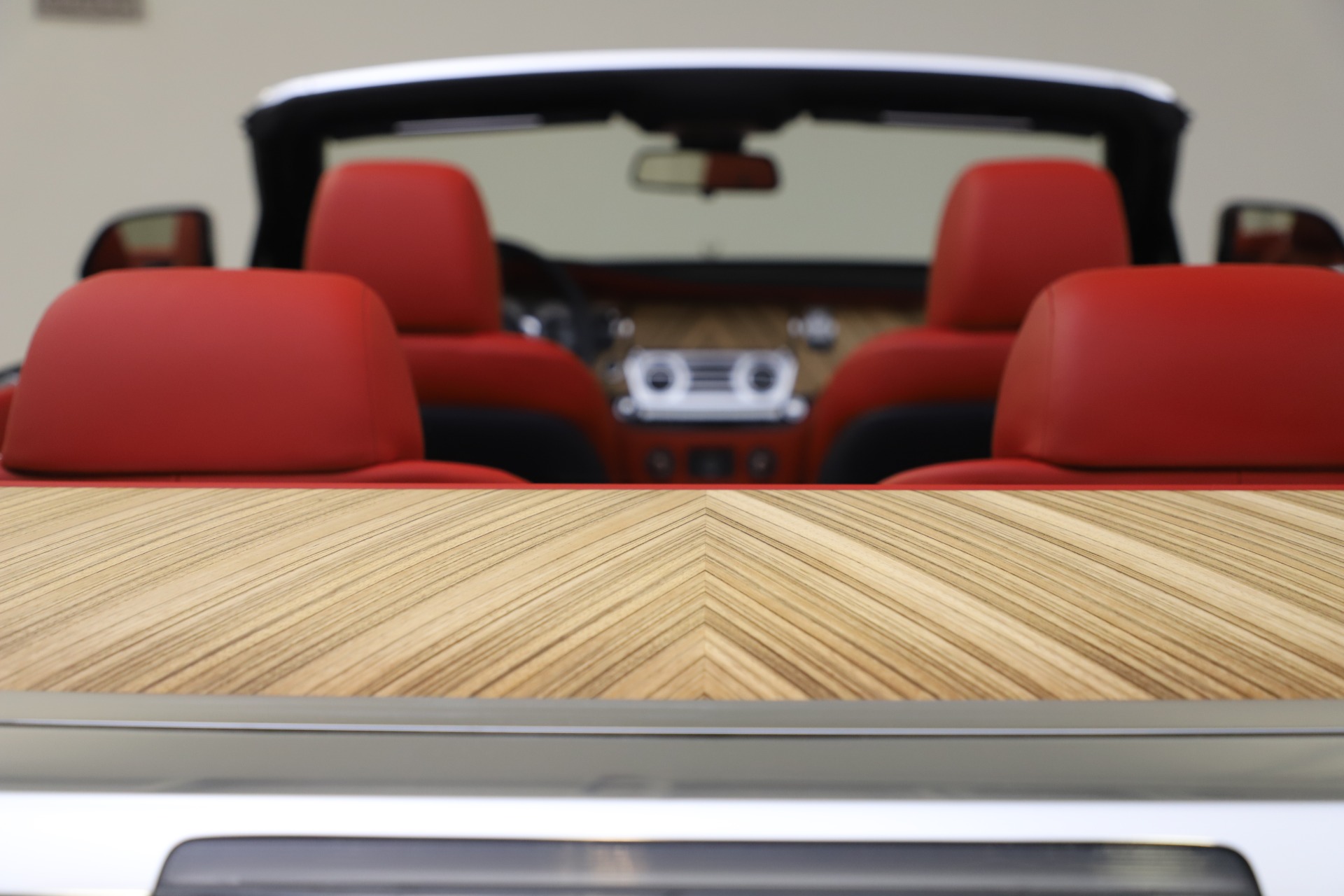 Used-2016-Rolls-Royce-Dawn