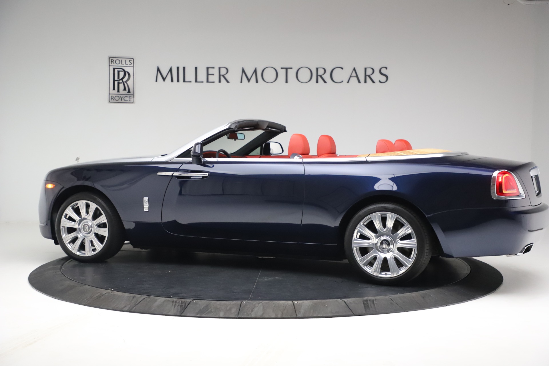 Used-2016-Rolls-Royce-Dawn