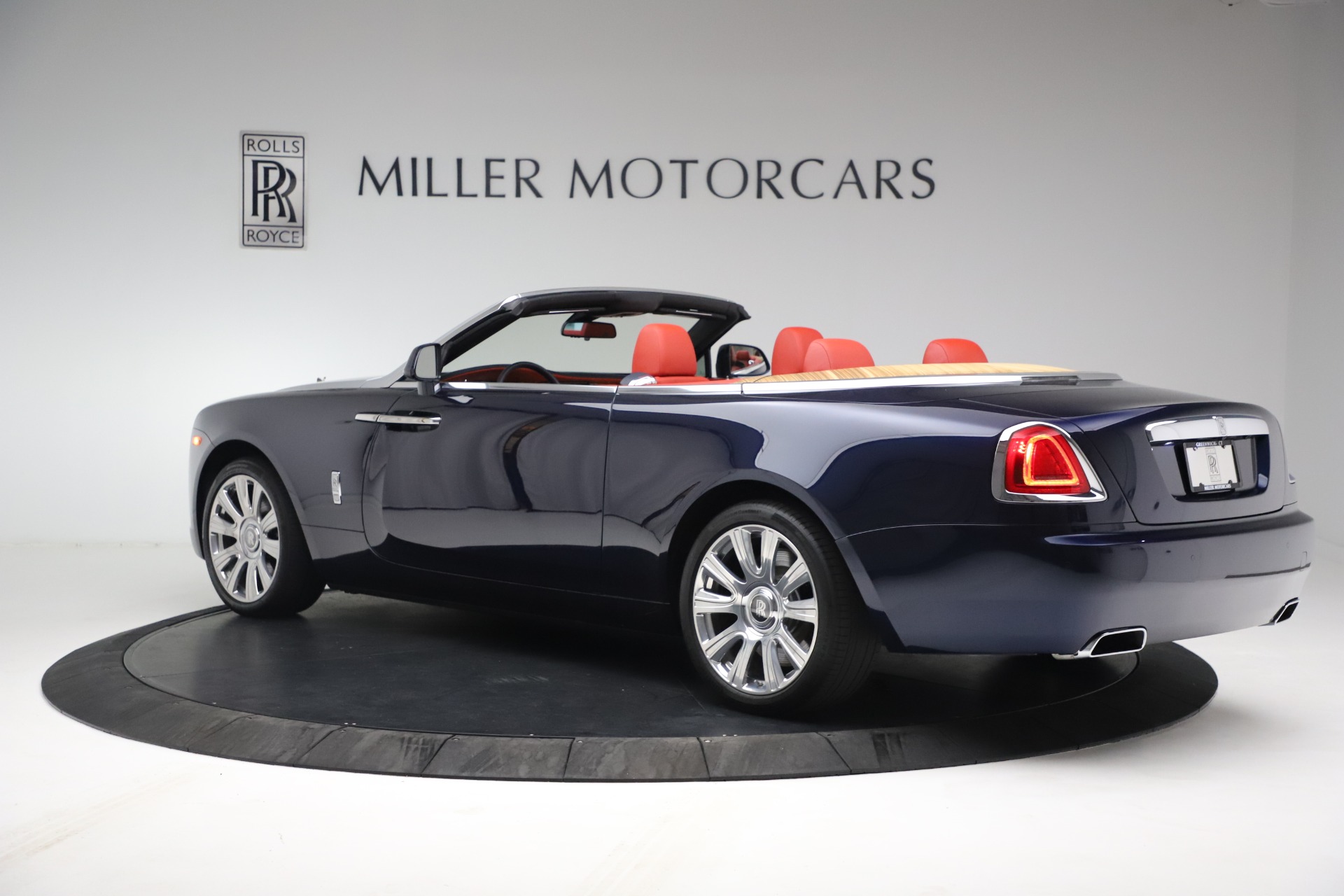 Used-2016-Rolls-Royce-Dawn