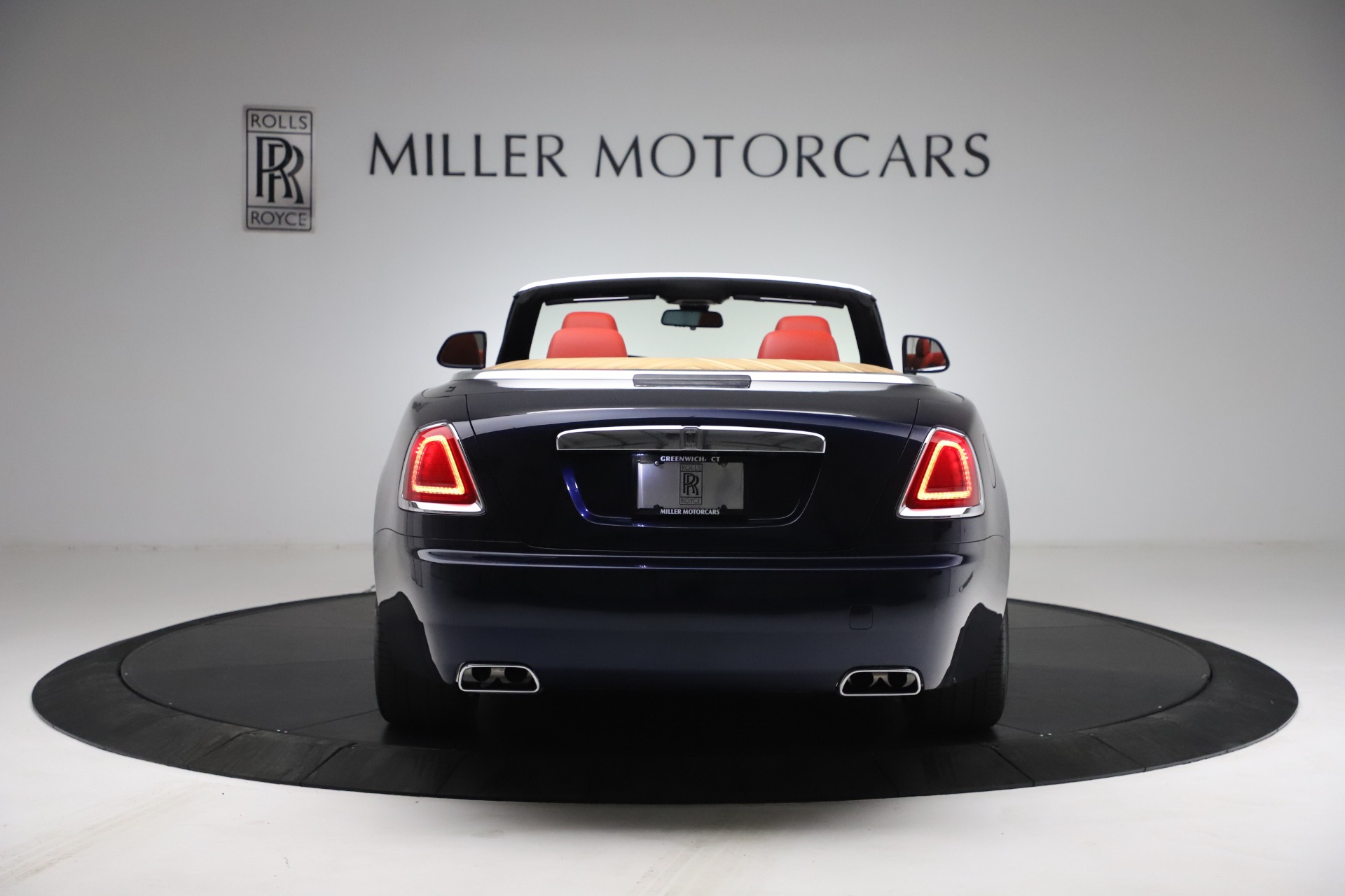 Used-2016-Rolls-Royce-Dawn