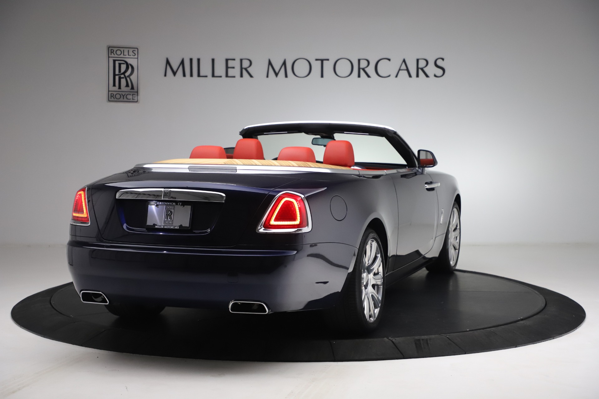 Used-2016-Rolls-Royce-Dawn