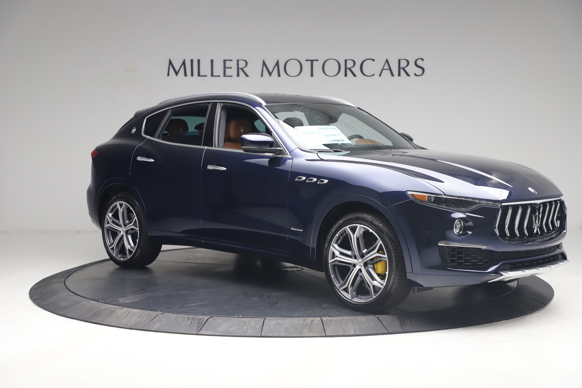 New-2021-Maserati-Levante-Q4-GranLusso