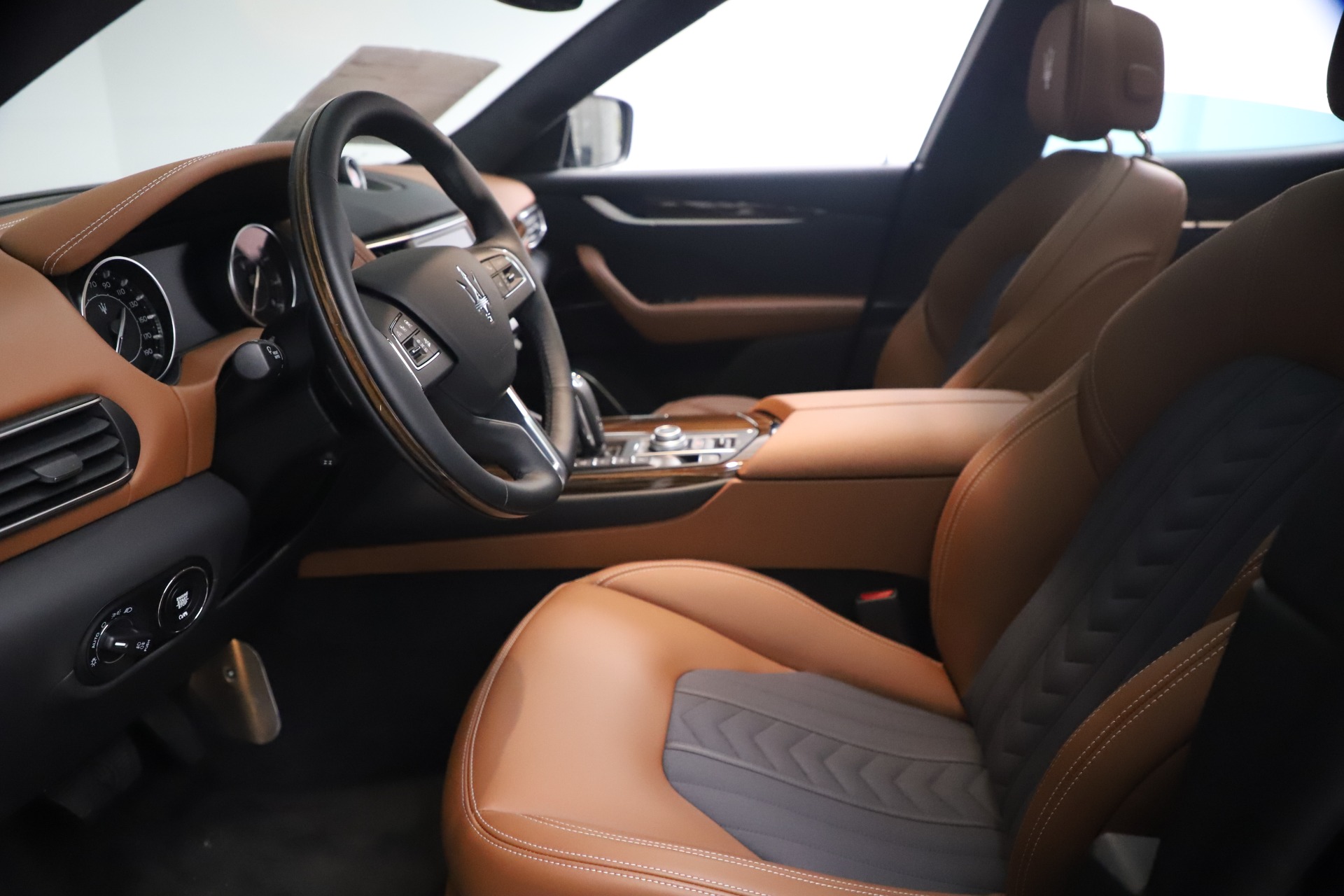 New-2021-Maserati-Levante-Q4-GranLusso