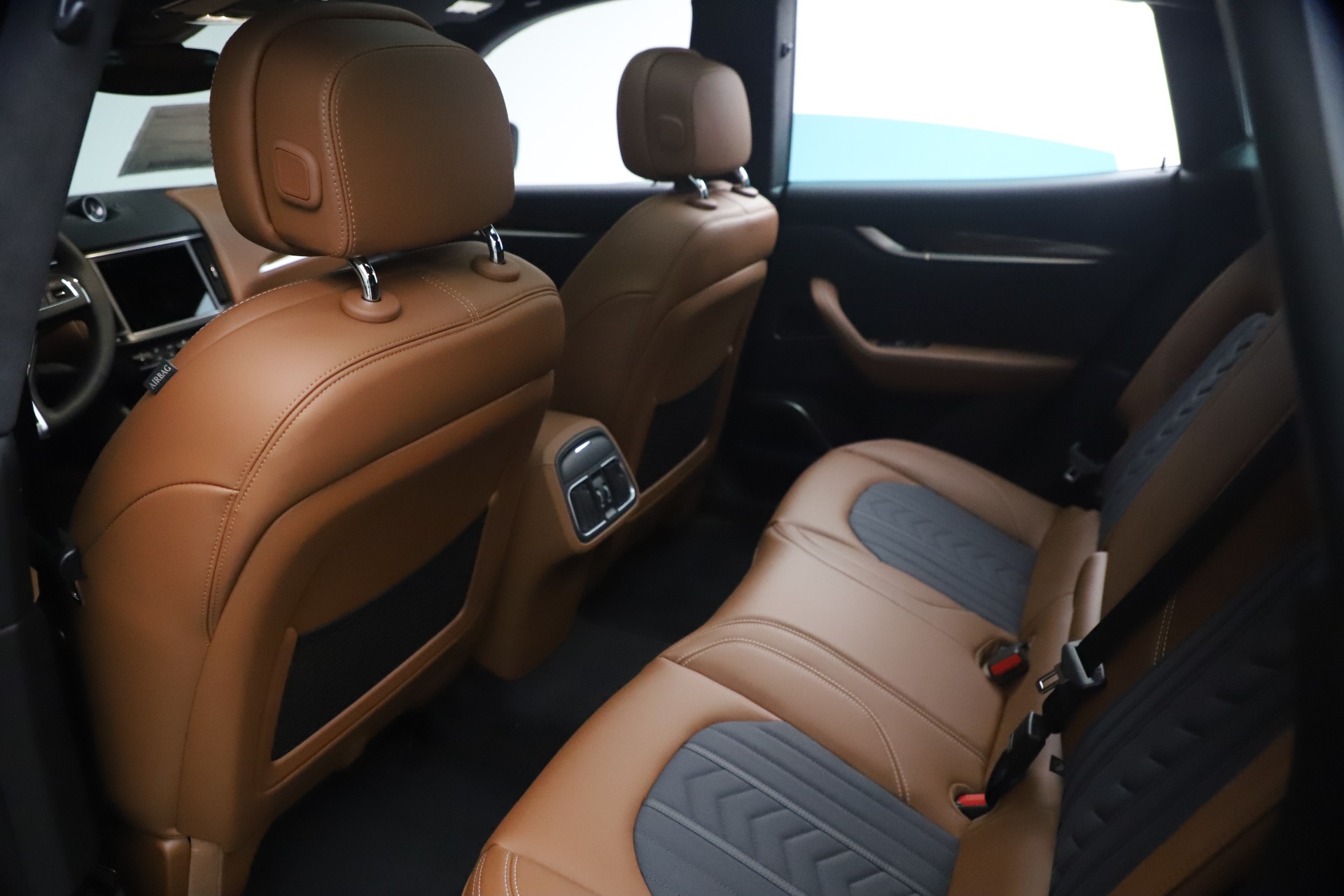 New-2021-Maserati-Levante-Q4-GranLusso