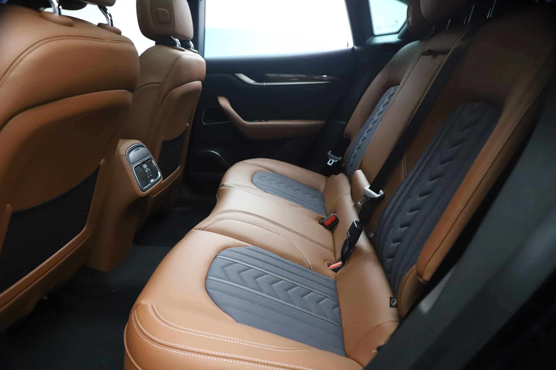 New-2021-Maserati-Levante-Q4-GranLusso