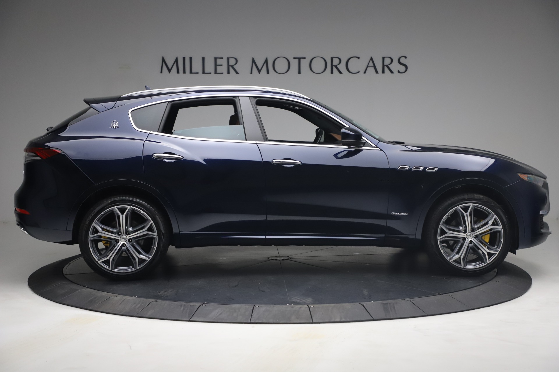 New-2021-Maserati-Levante-Q4-GranLusso