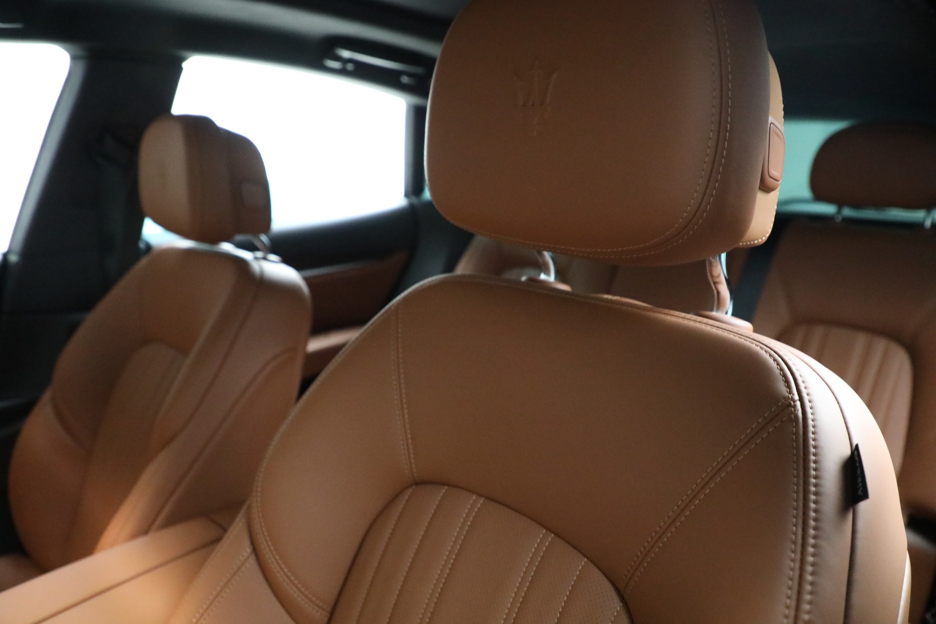 New-2021-Maserati-Levante-Q4-GranLusso