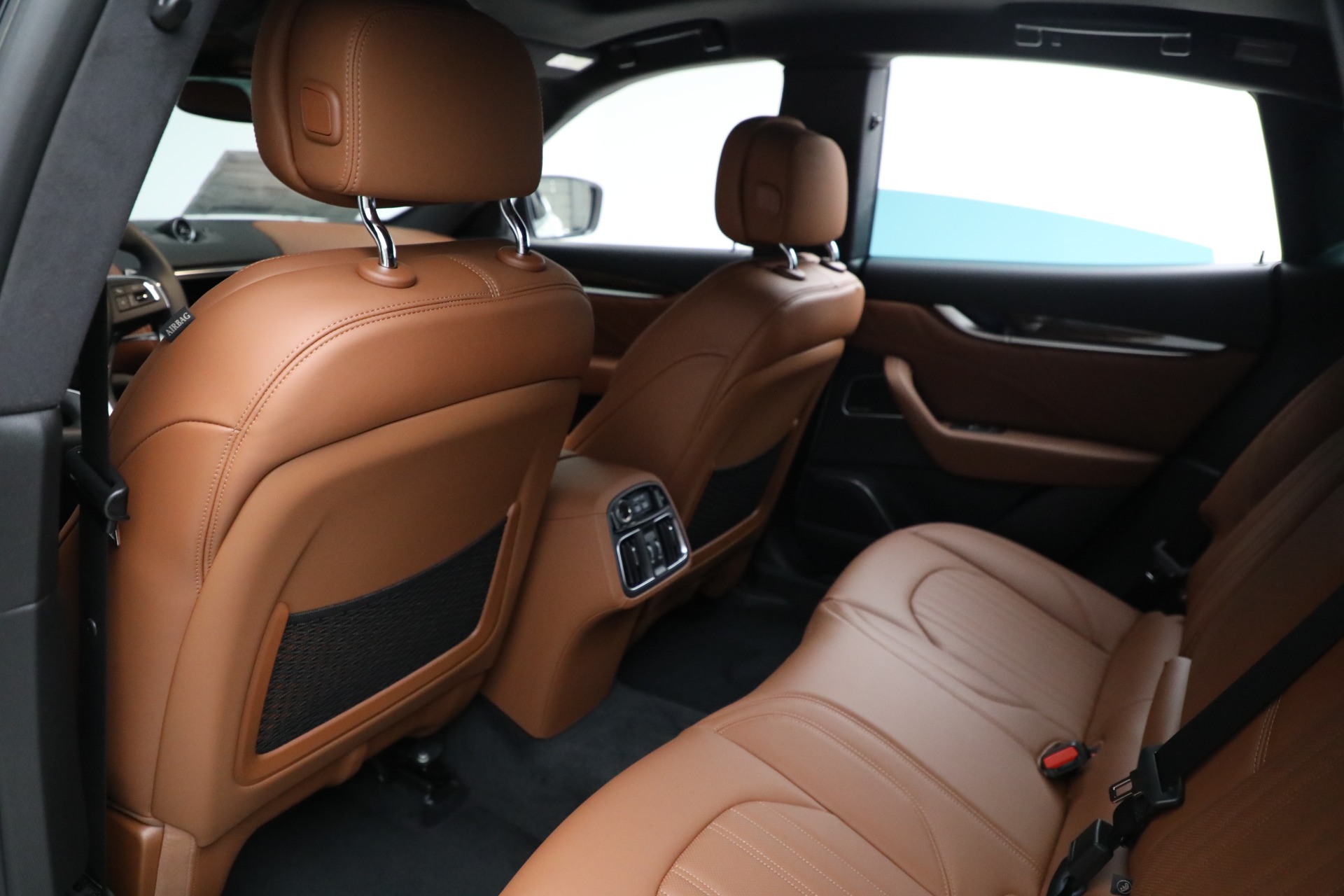 New-2021-Maserati-Levante-Q4-GranLusso