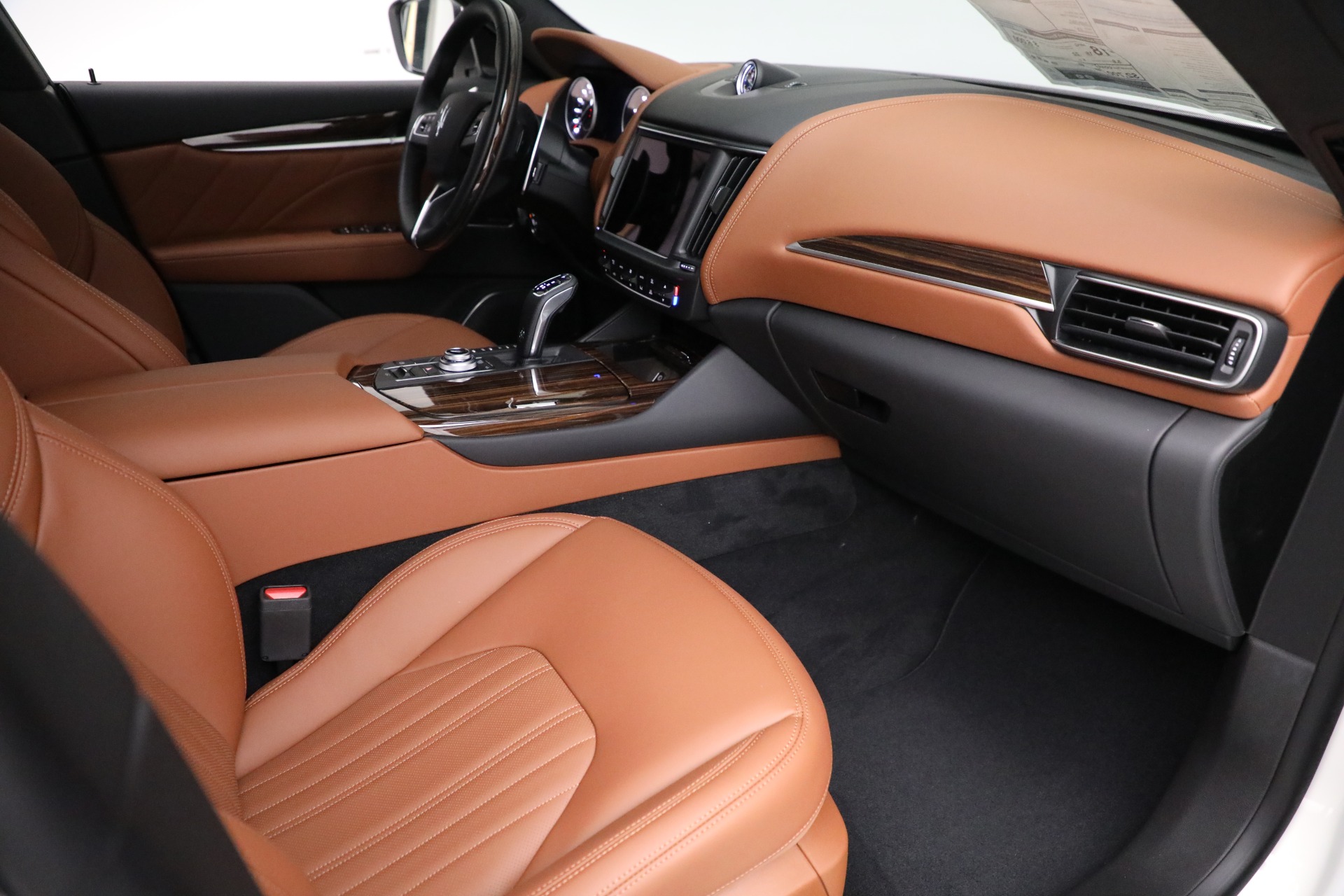 New-2021-Maserati-Levante-Q4-GranLusso